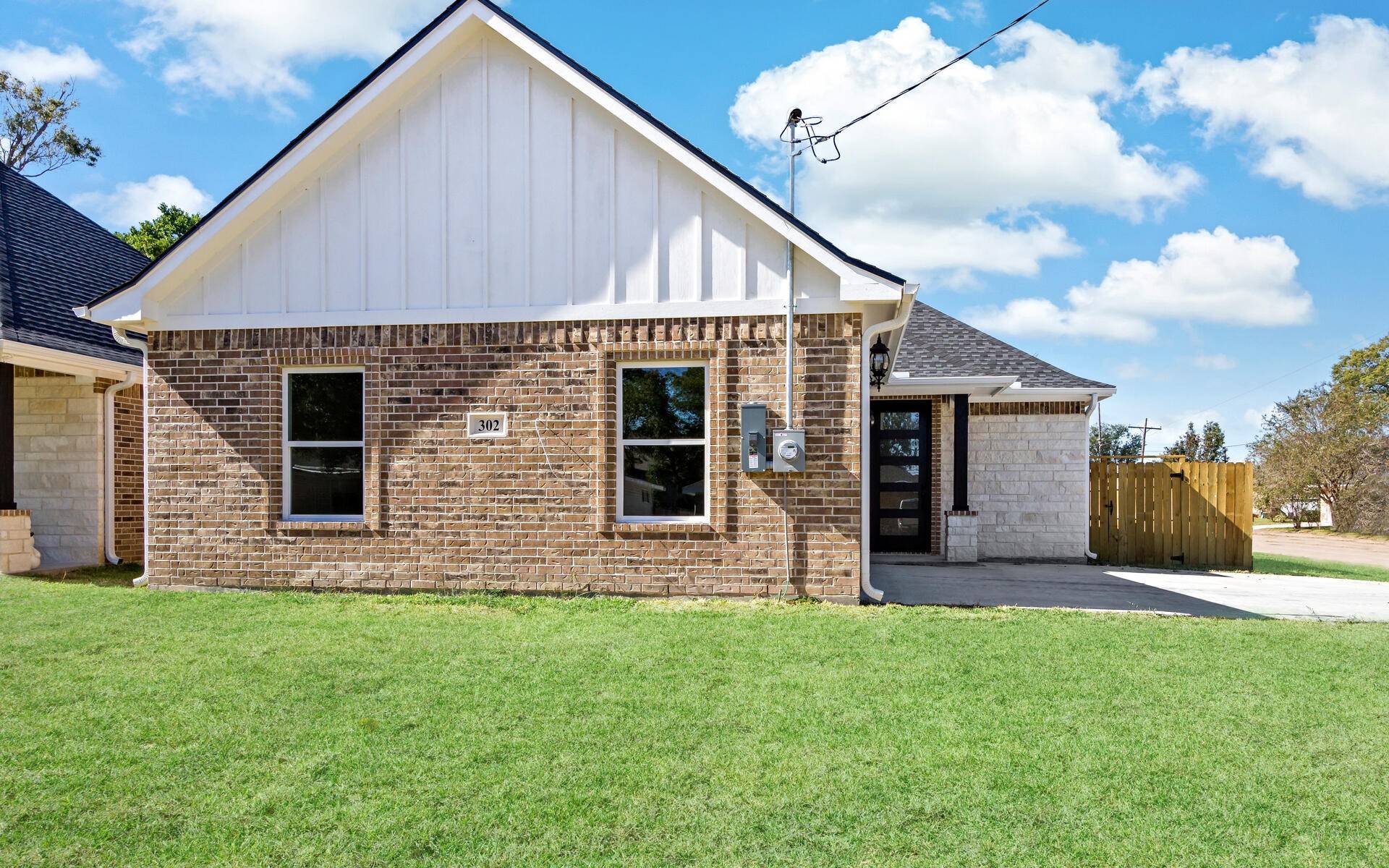 Nederland, TX 77627,302 Atlanta AVE