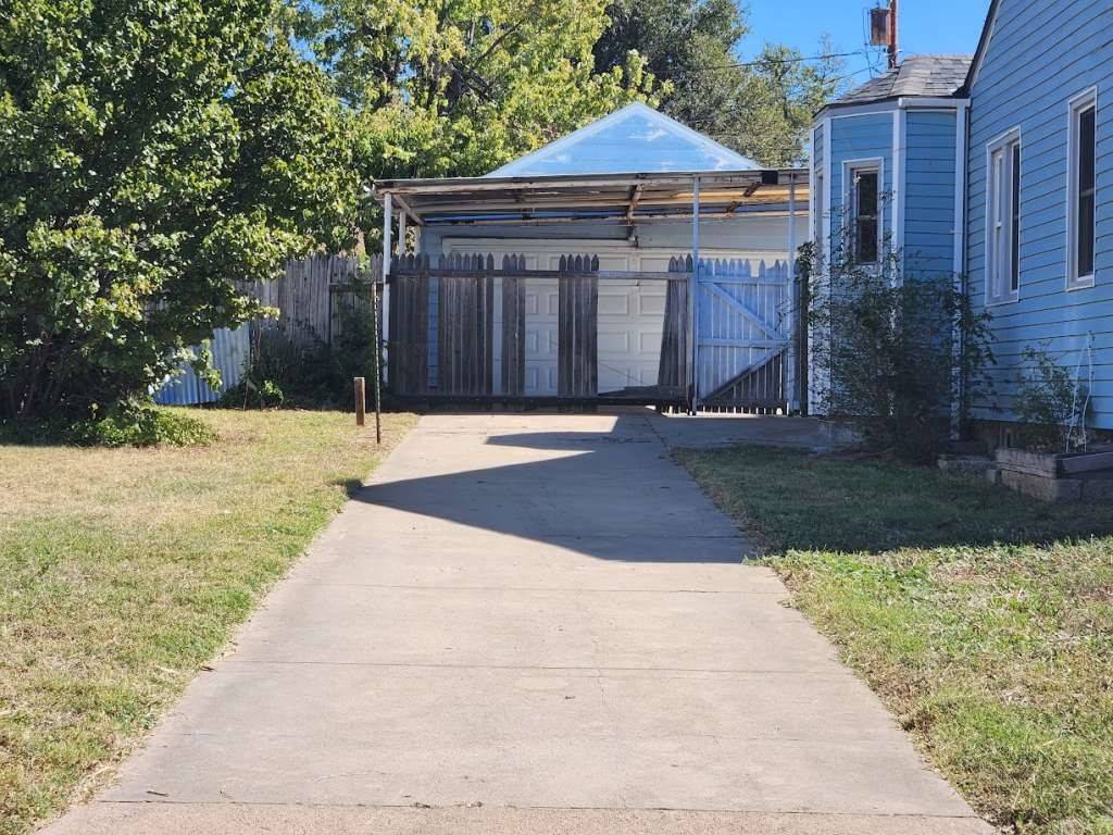 Pampa, TX 79065,1112 Charles ST