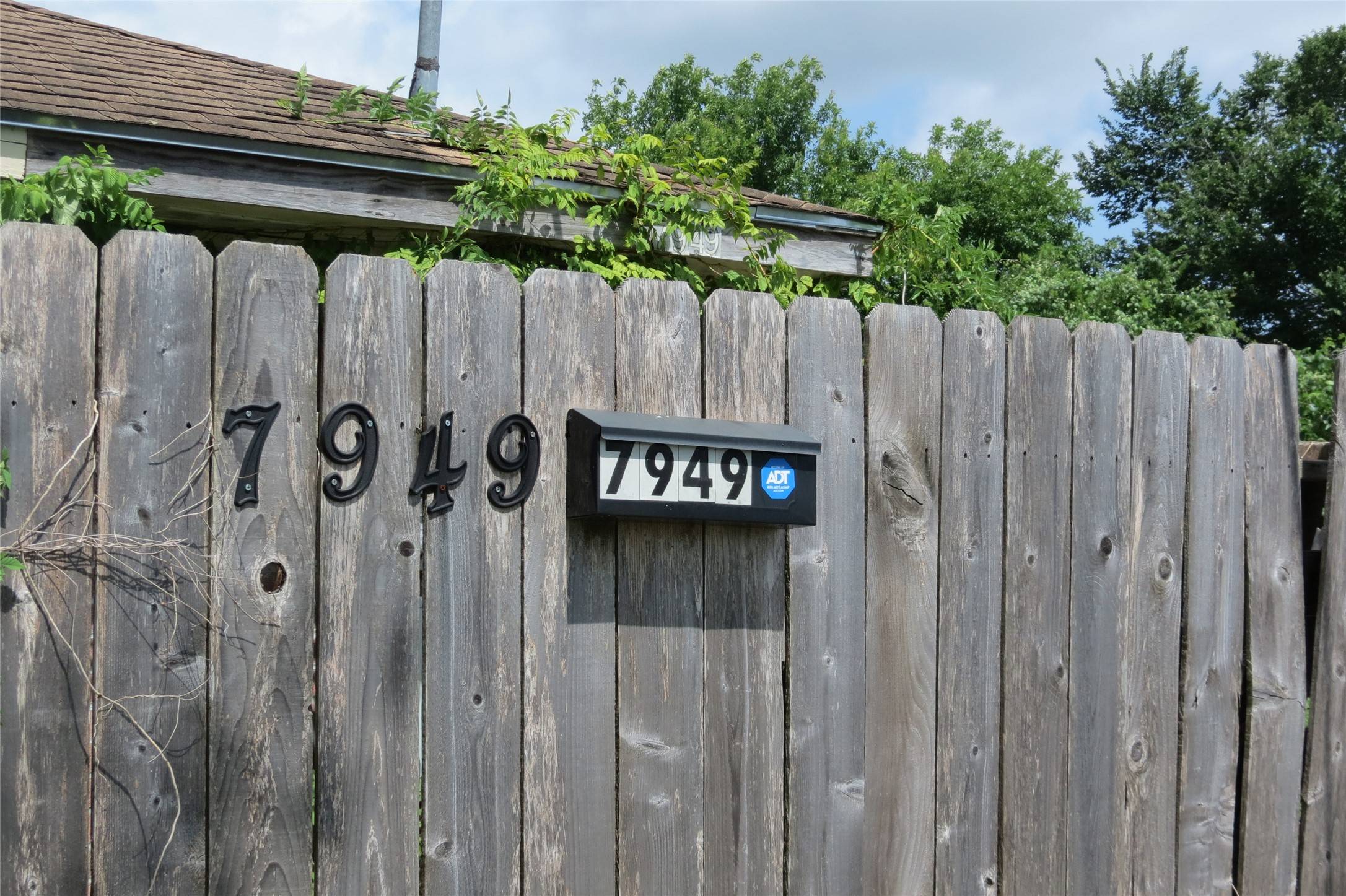 Houston, TX 77016,7949 Lockwood DR