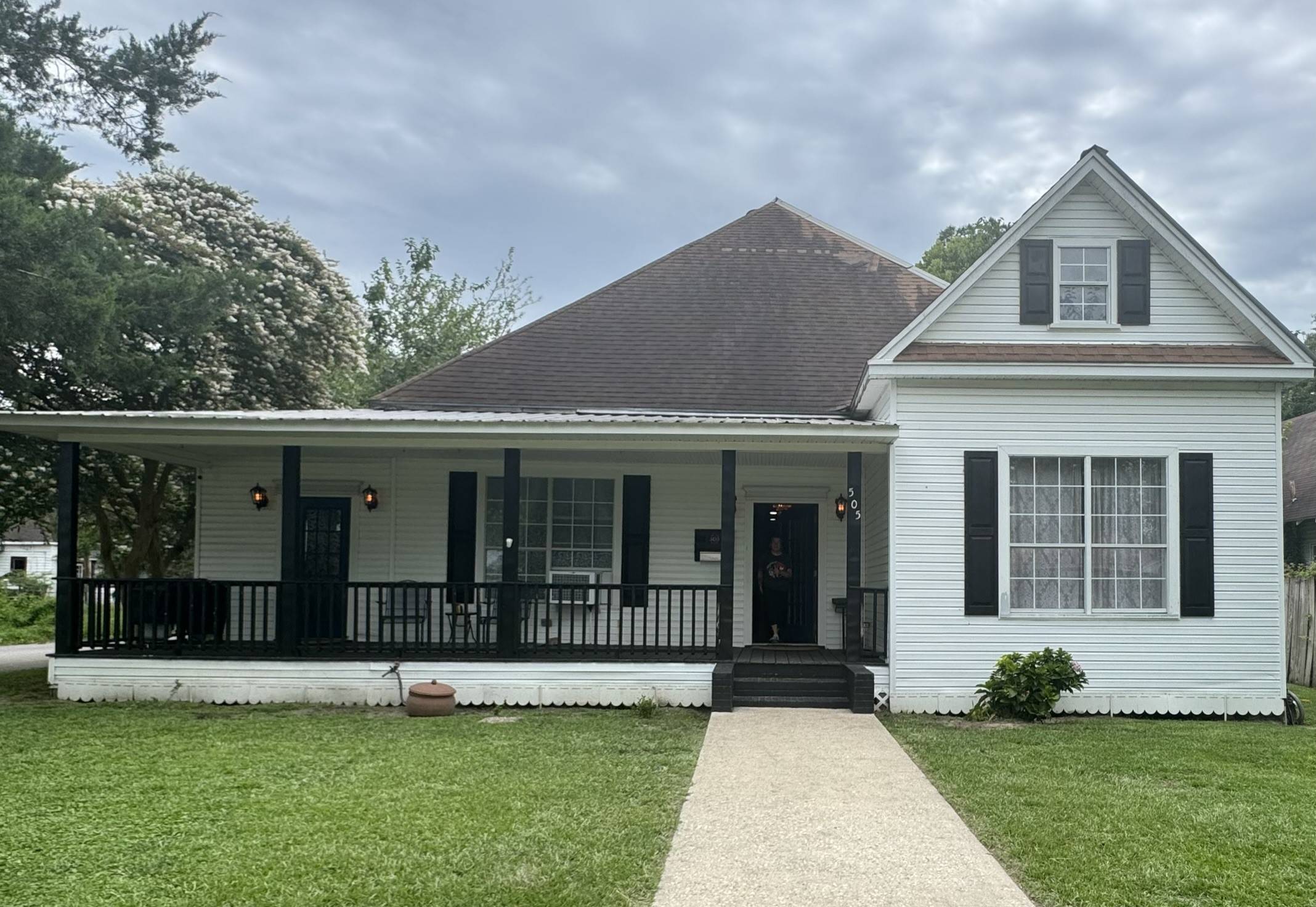 Silsbee, TX 77656,505 N 6th ST