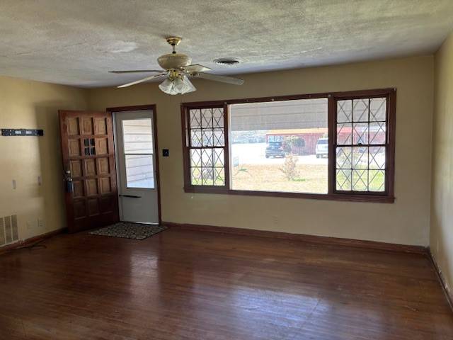 Hitchcock, TX 77563,6321 Tacquard DR