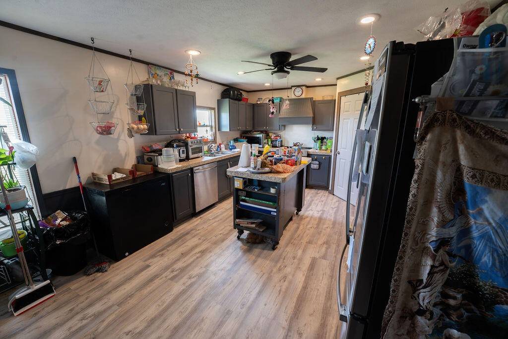 Riesel, TX 76682,6016 W Lake Creek RD