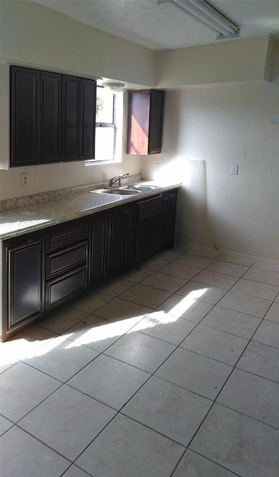 Houston, TX 77051,10310 Sierra DR