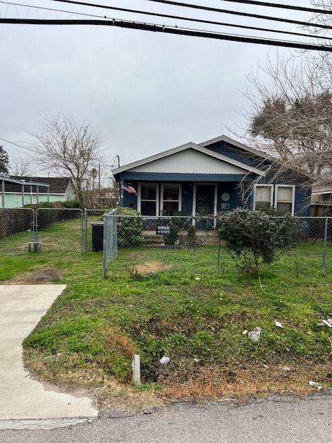 Houston, TX 77009,1208 E 26th ST