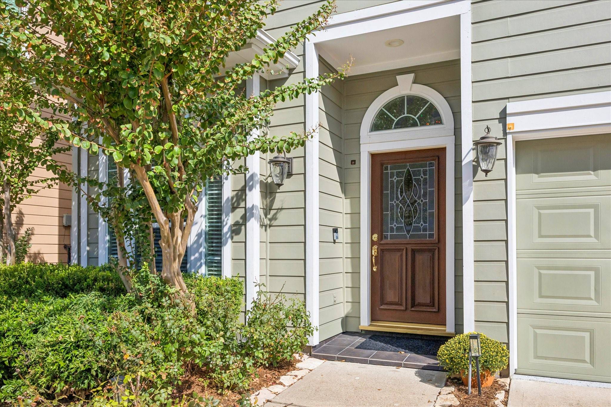 Houston, TX 77008,2667 Shady Acres LNDG