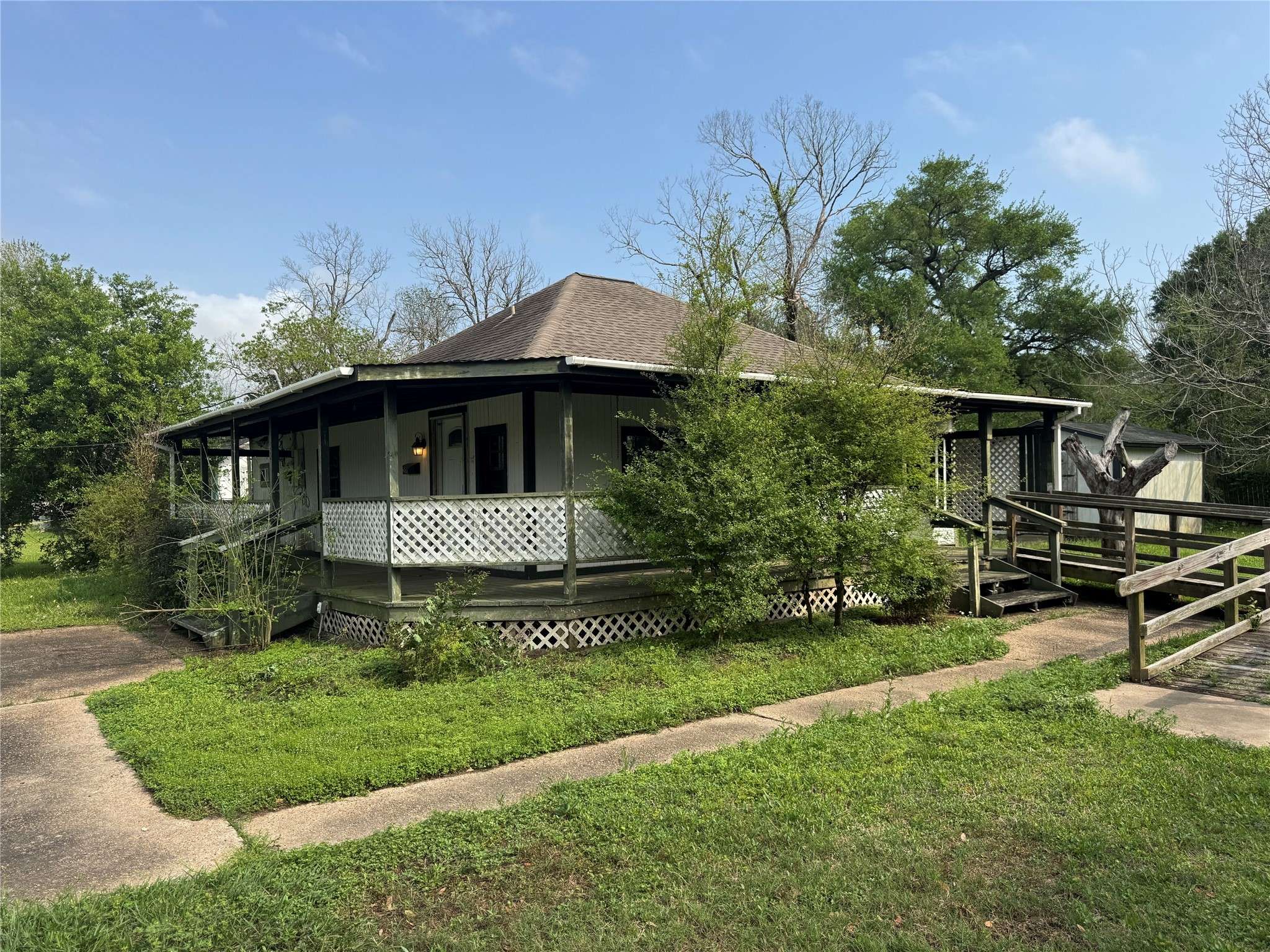 Clute, TX 77531,201 Luciana ST