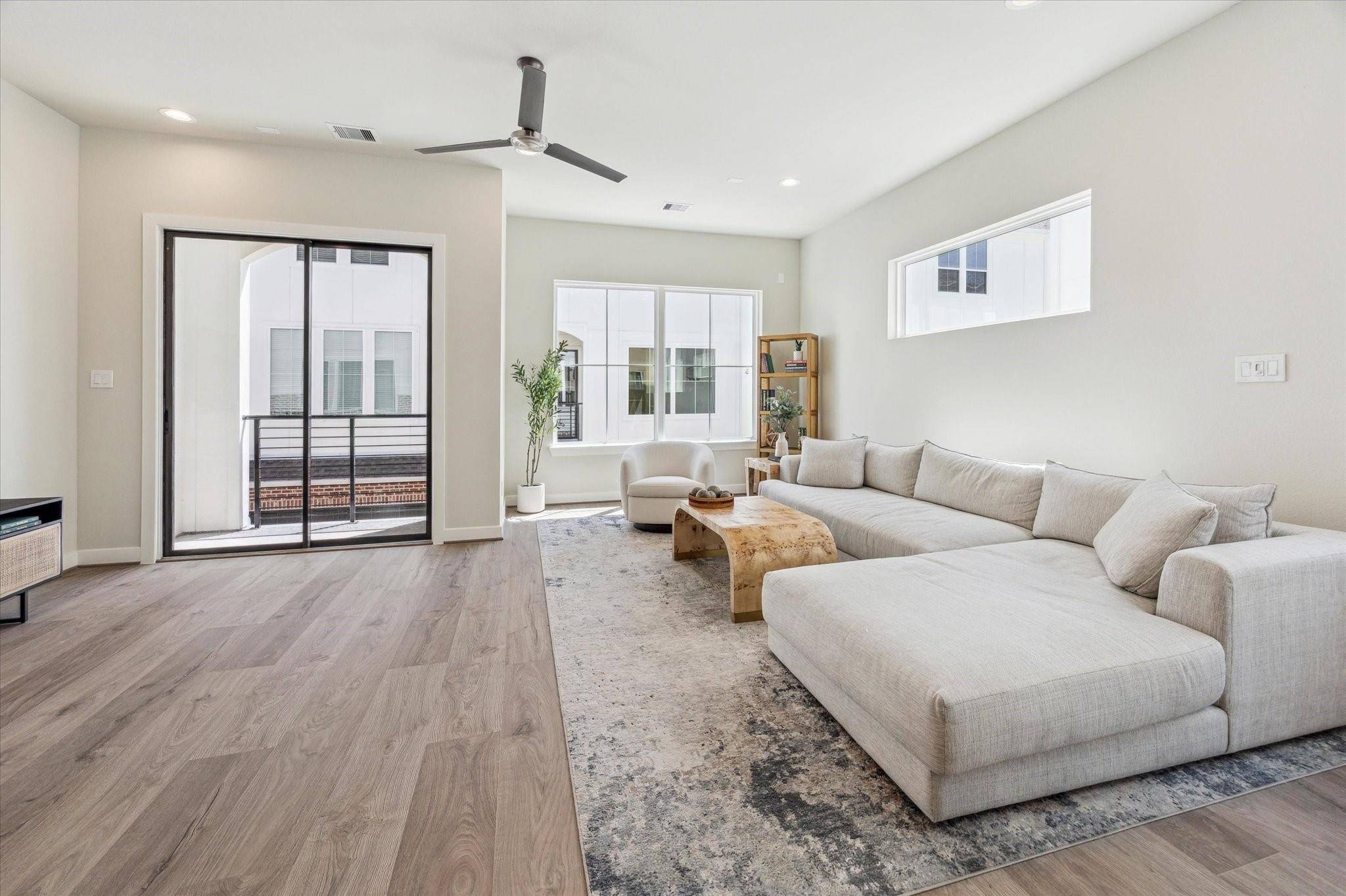 Houston, TX 77007,3085 Hicks Street