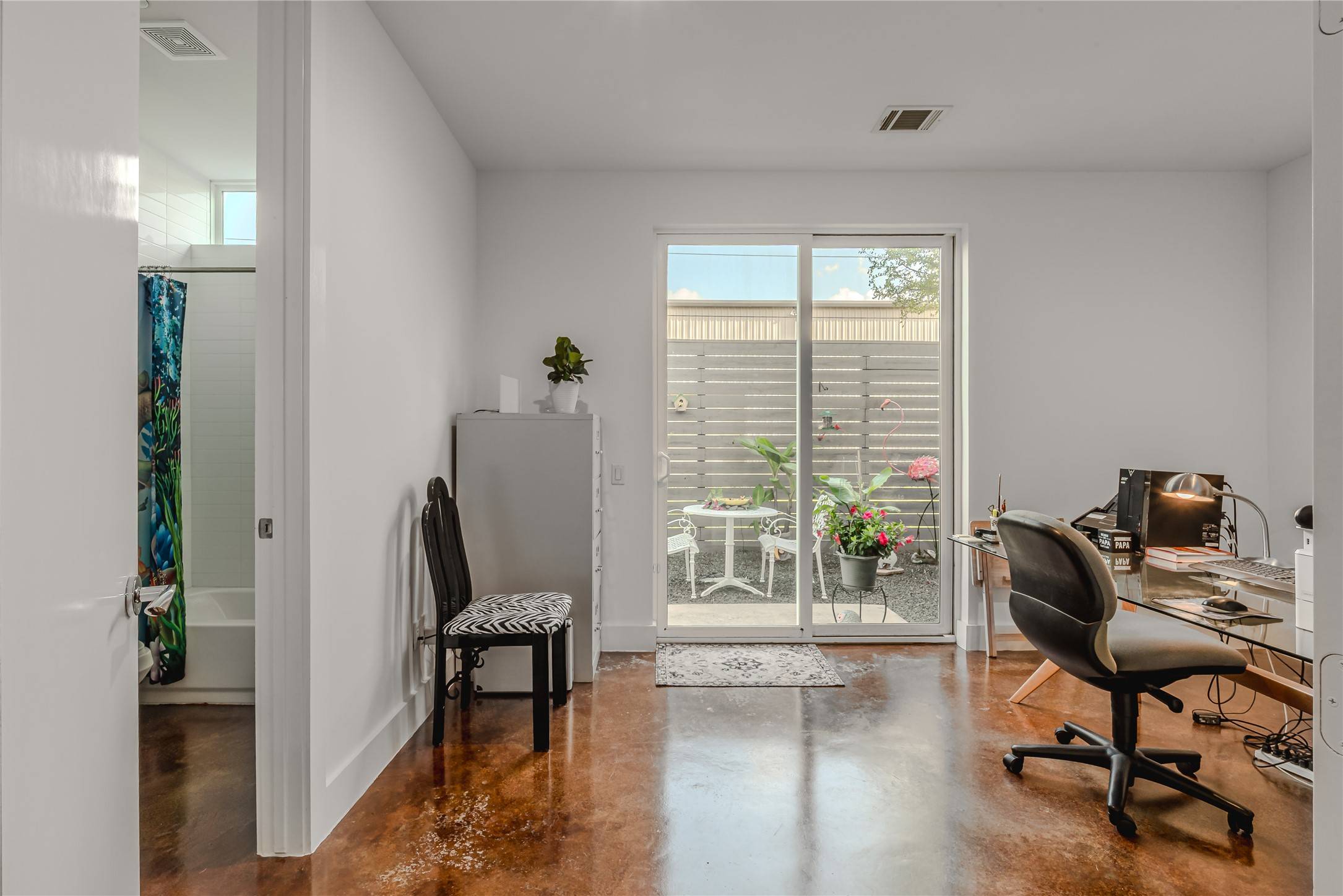 Houston, TX 77055,5921 E Post Oak LN