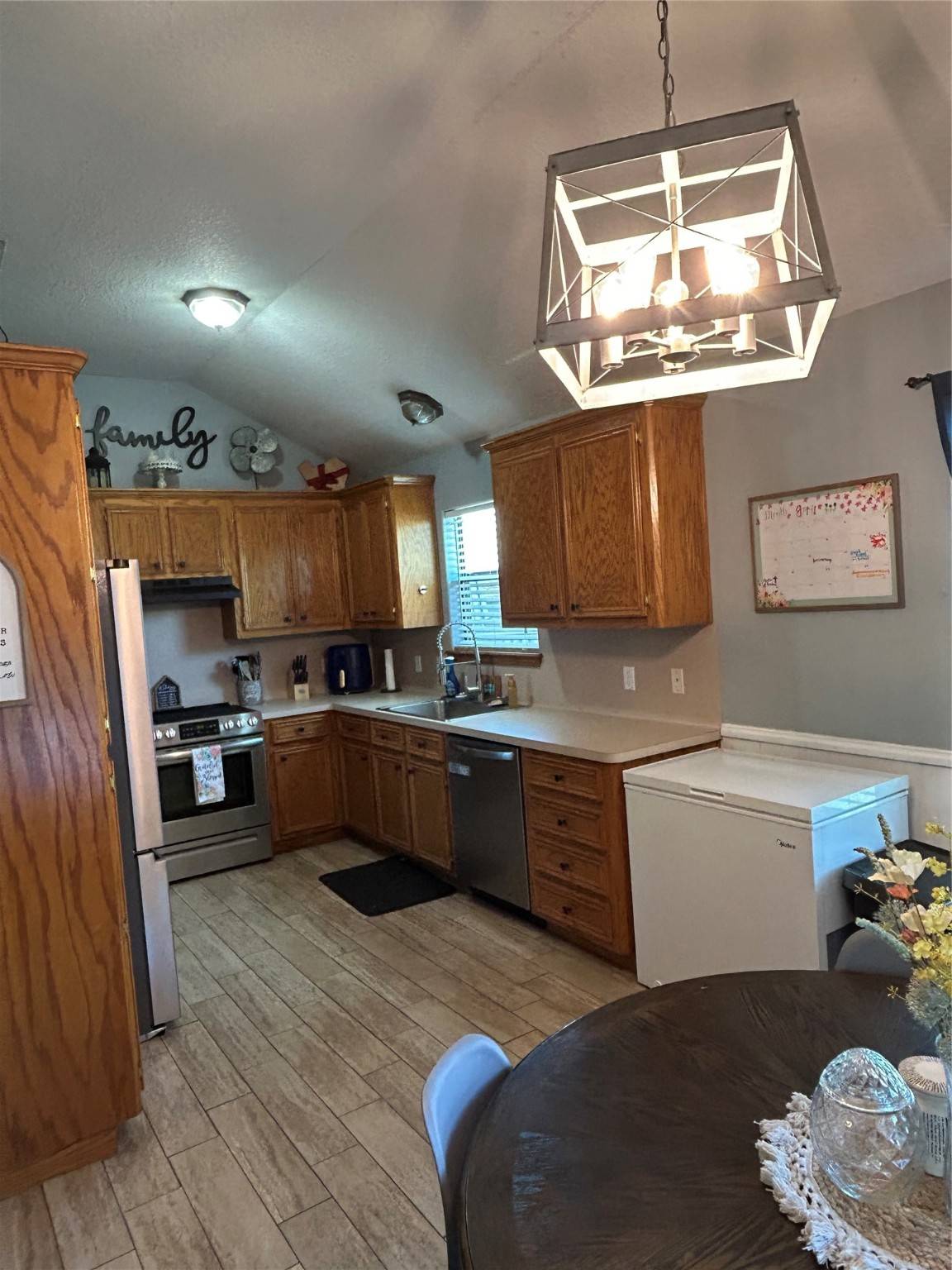 Sweeny, TX 77480,216 Hickory ST