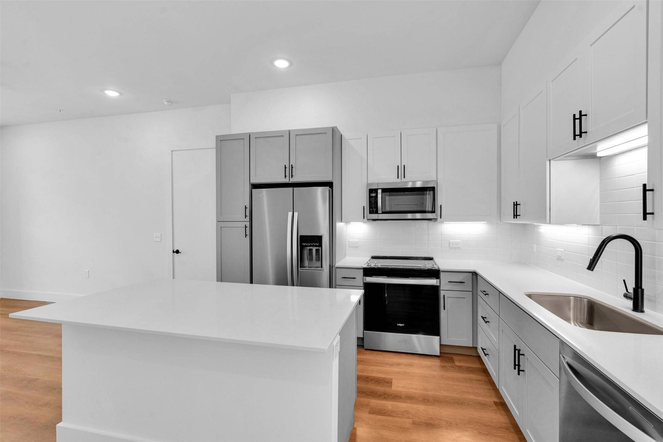 Garland, TX 75040,1636-100 Spaniel AVE