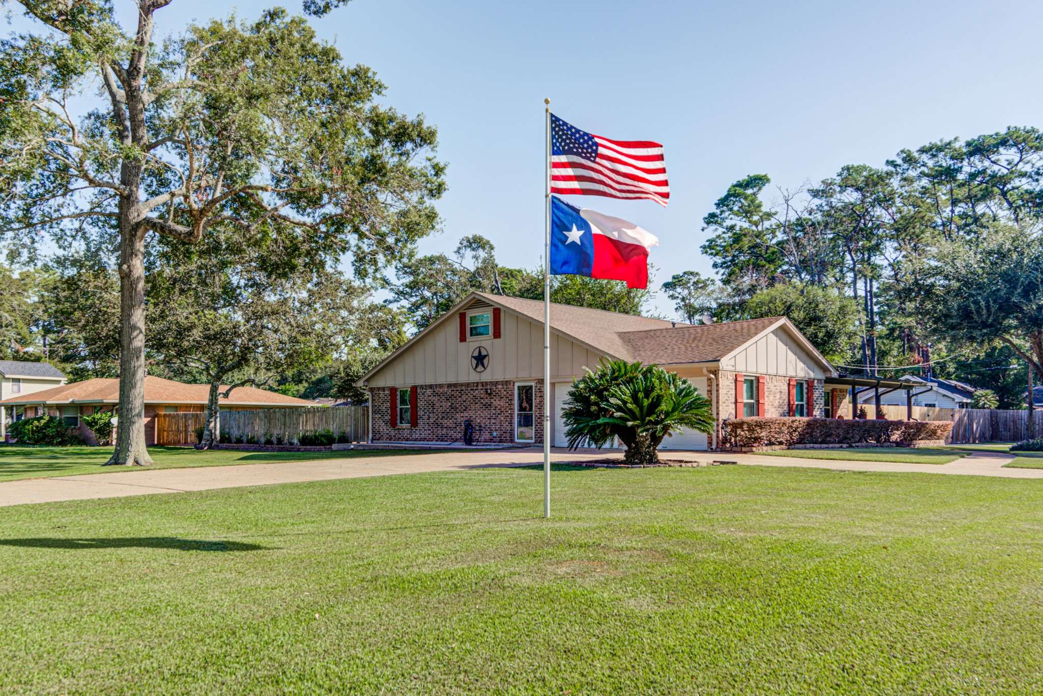 Dickinson, TX 77539,5118 Winding WAY