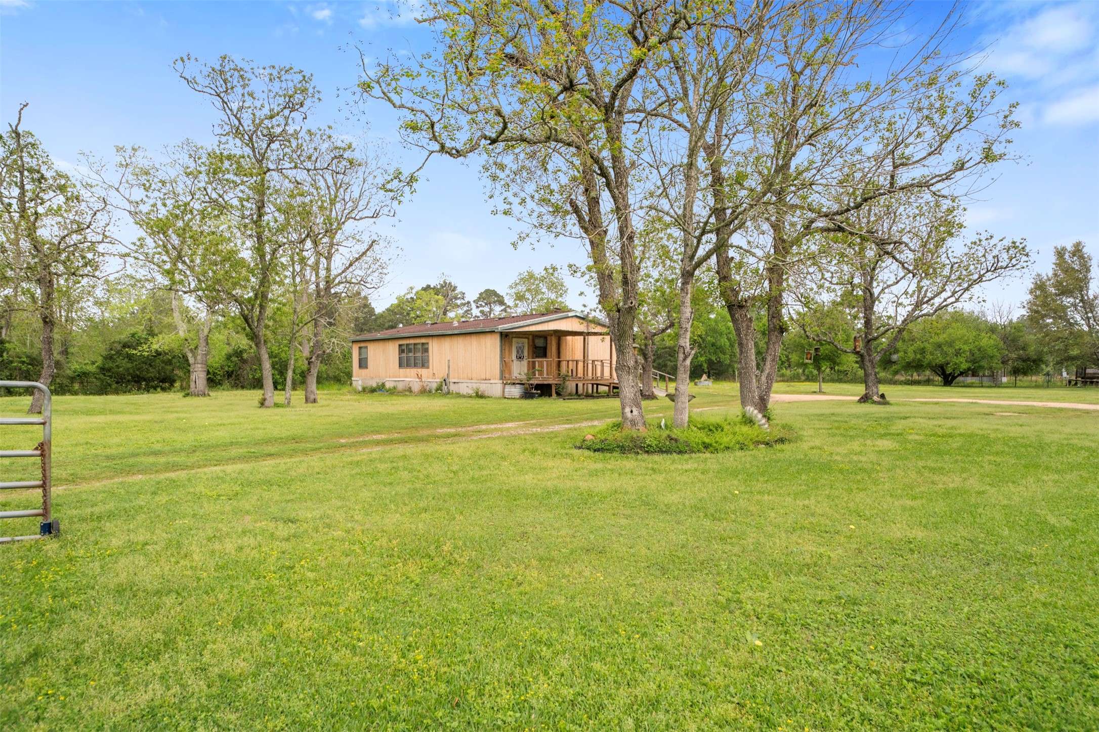 Crosby, TX 77532,1001 E Stroker RD