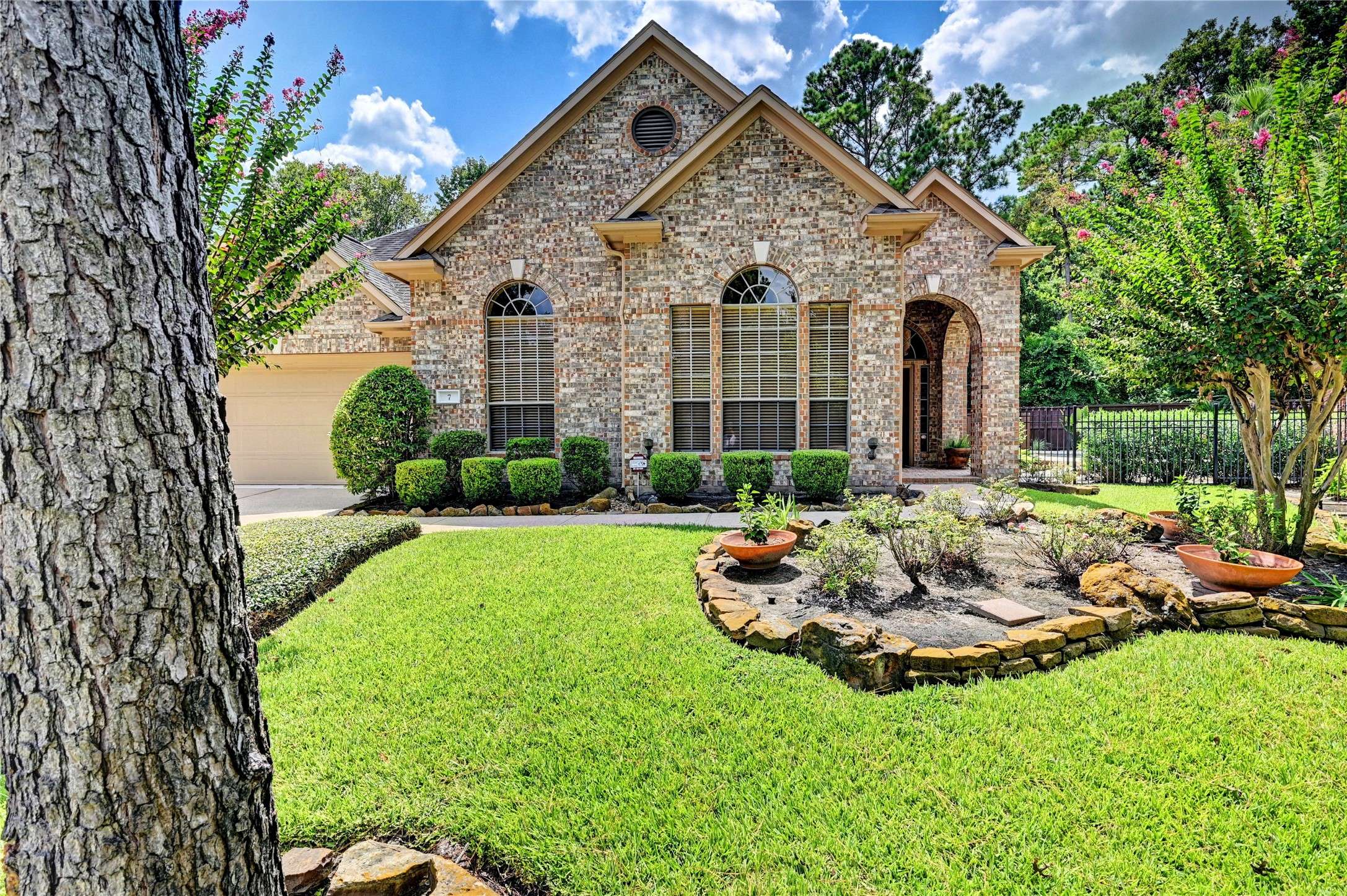 The Woodlands, TX 77382,7 N Spring Brook Court CT