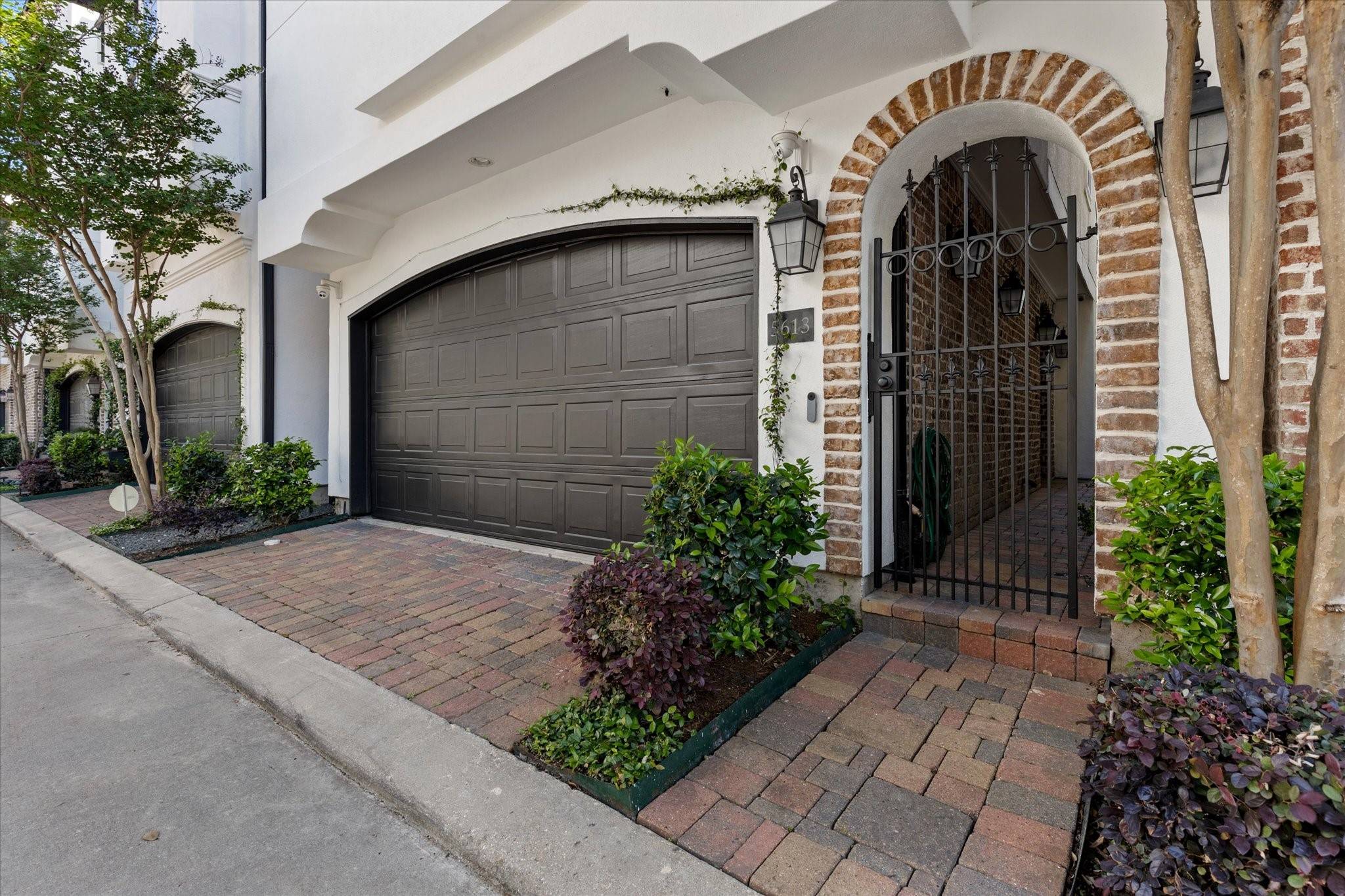 Houston, TX 77007,5613 Cohn Meadow LN