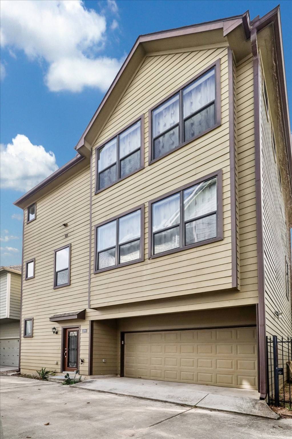 Houston, TX 77008,830 W 19th ST #B