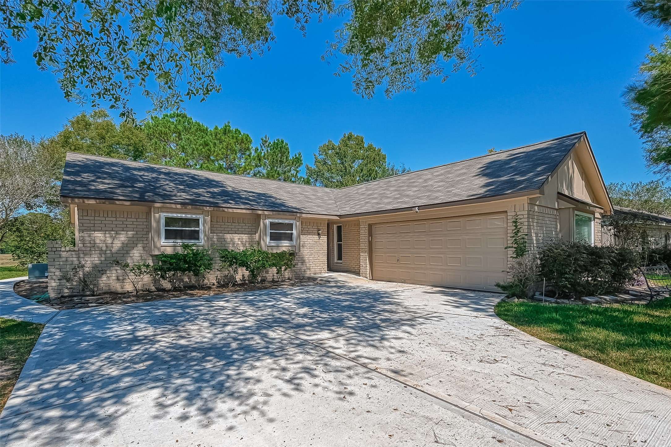 Friendswood, TX 77546,217 Palm Aire DR