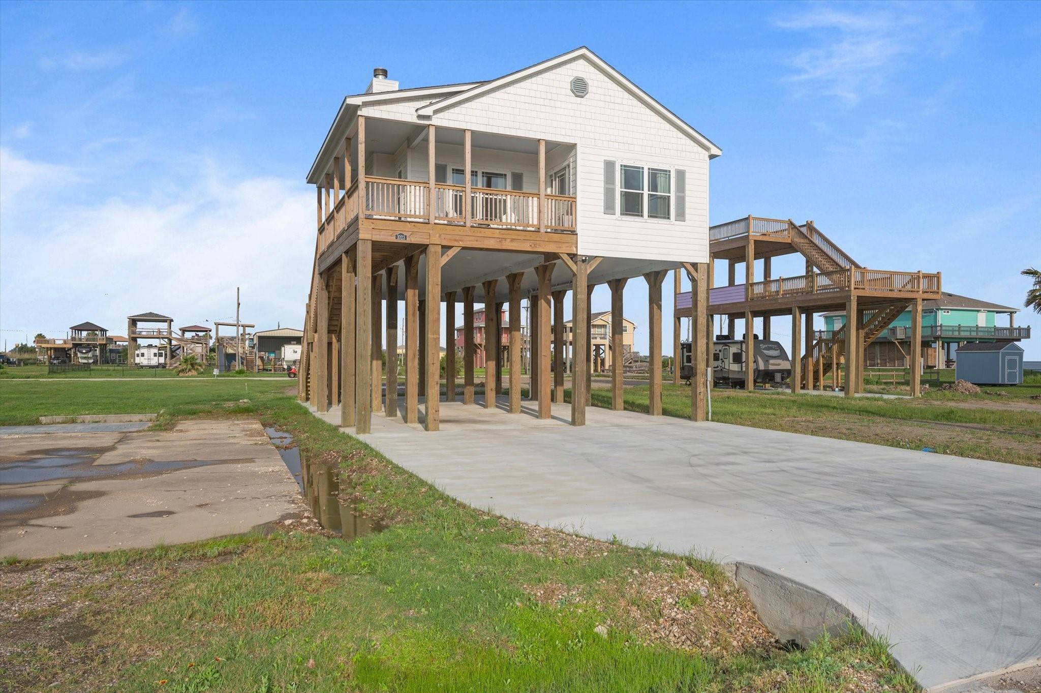 Gilchrist, TX 77617,1023 N Bay ST
