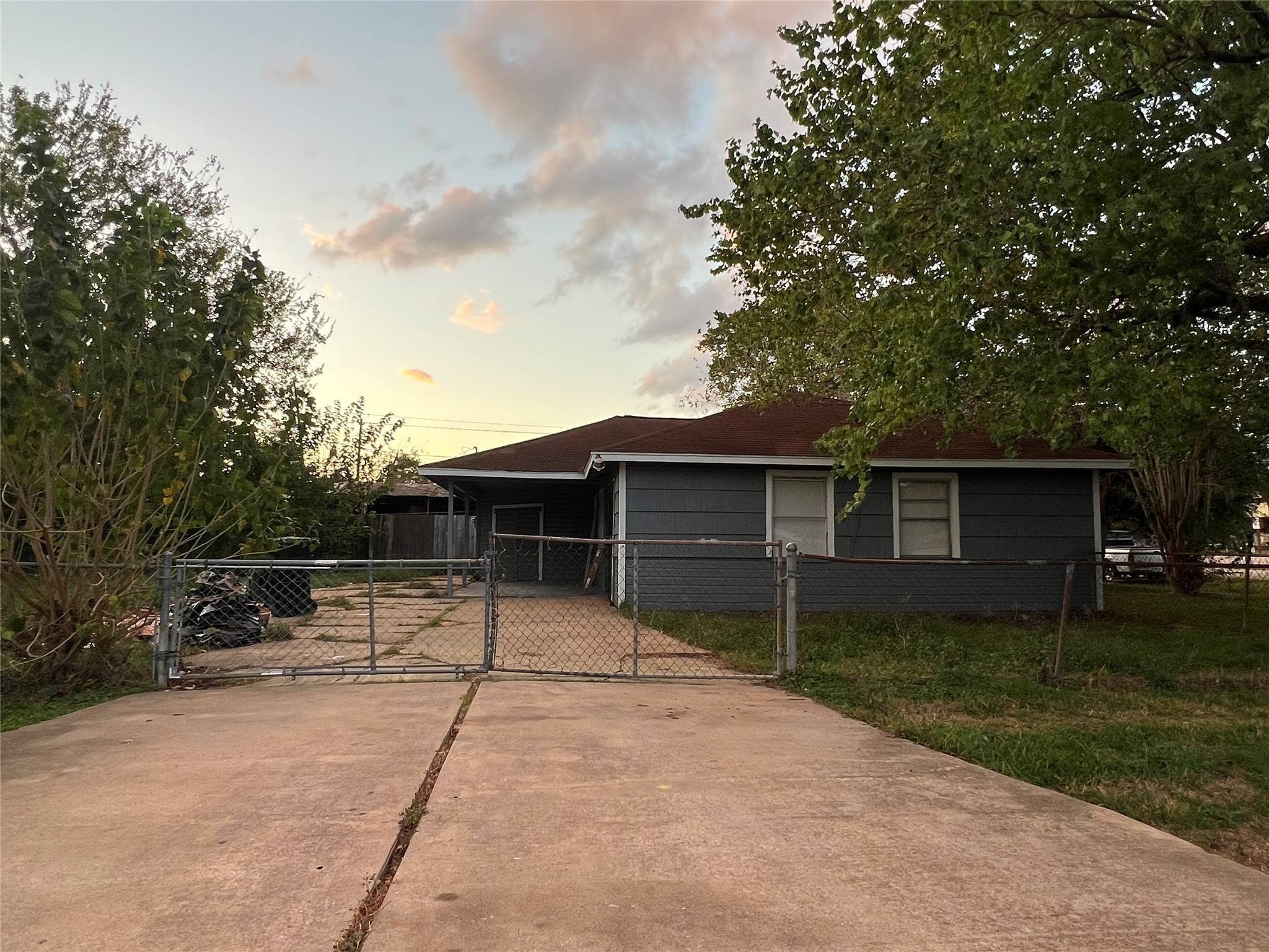 Houston, TX 77021,3910 Ward ST
