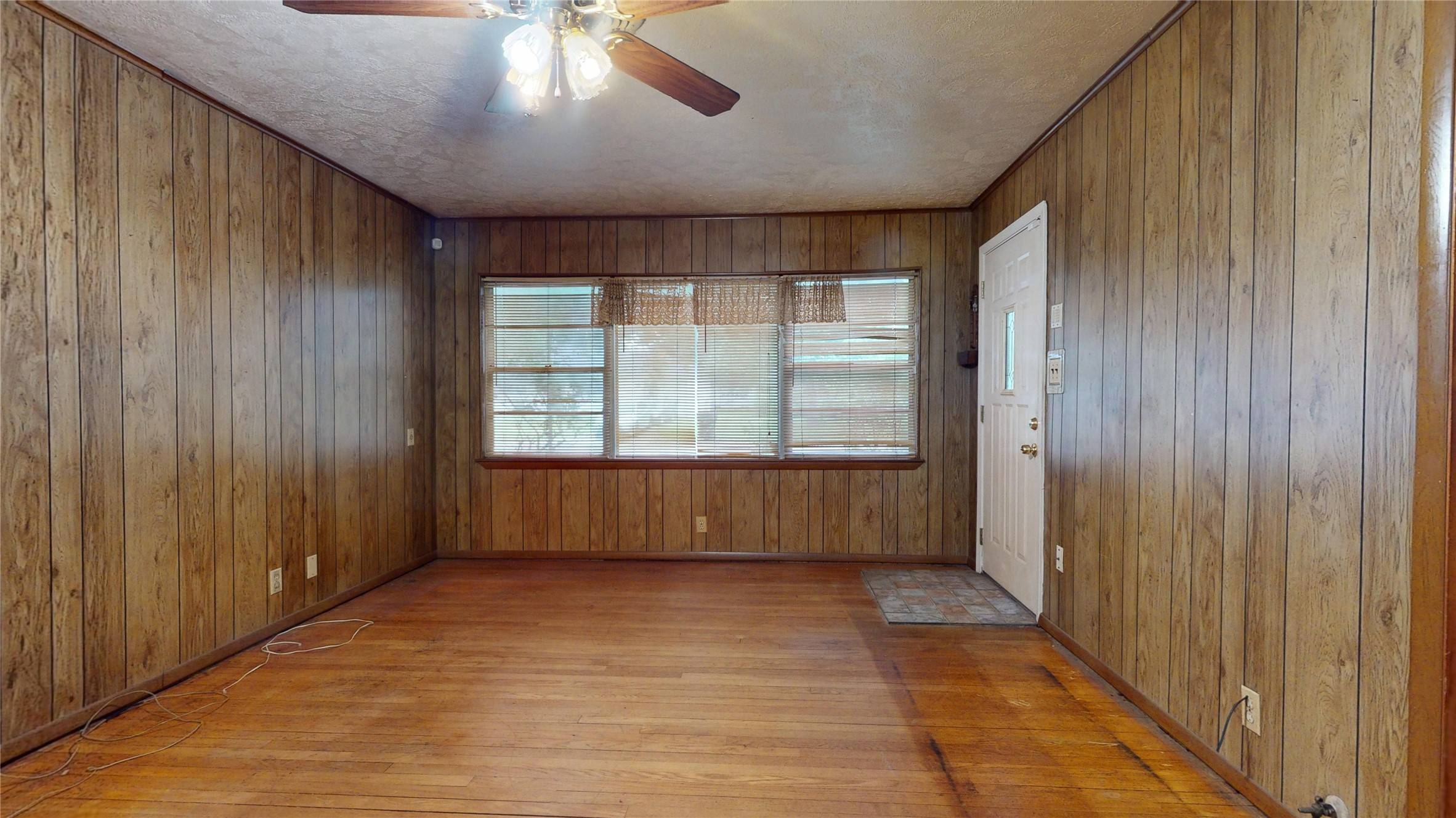 Houston, TX 77087,6619 Heron DR