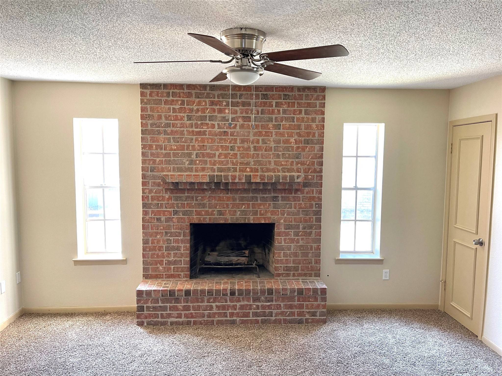 East Bernard, TX 77435,825 Clubside DR