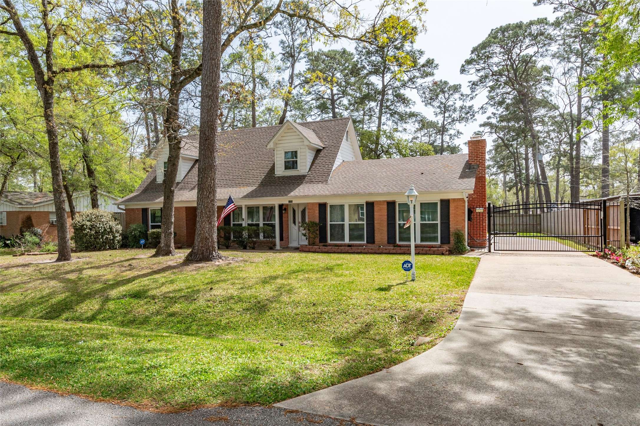 Dickinson, TX 77539,1050 Royal Oak DR