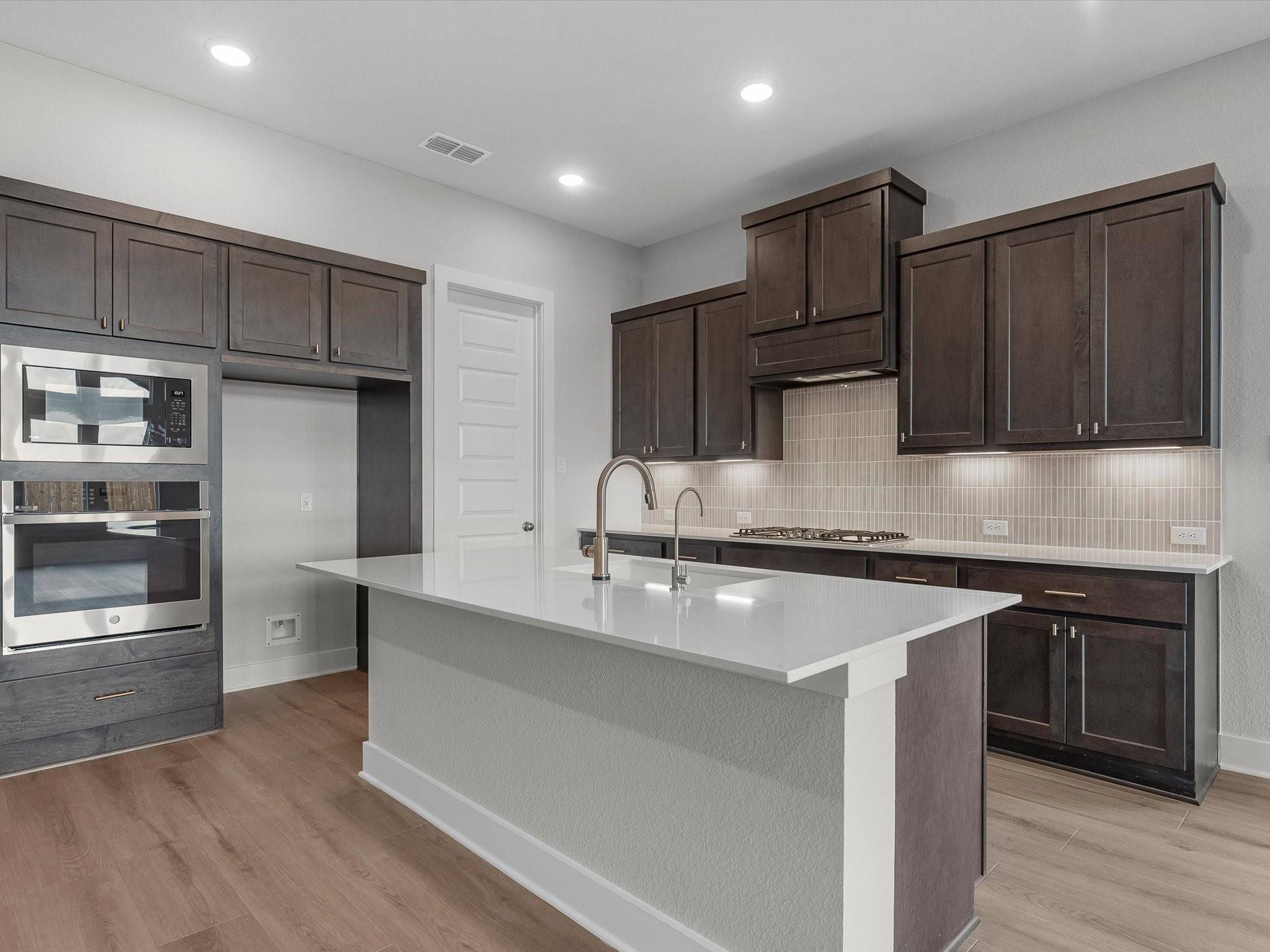 Fulshear, TX 77441,7931 Treetop View DR