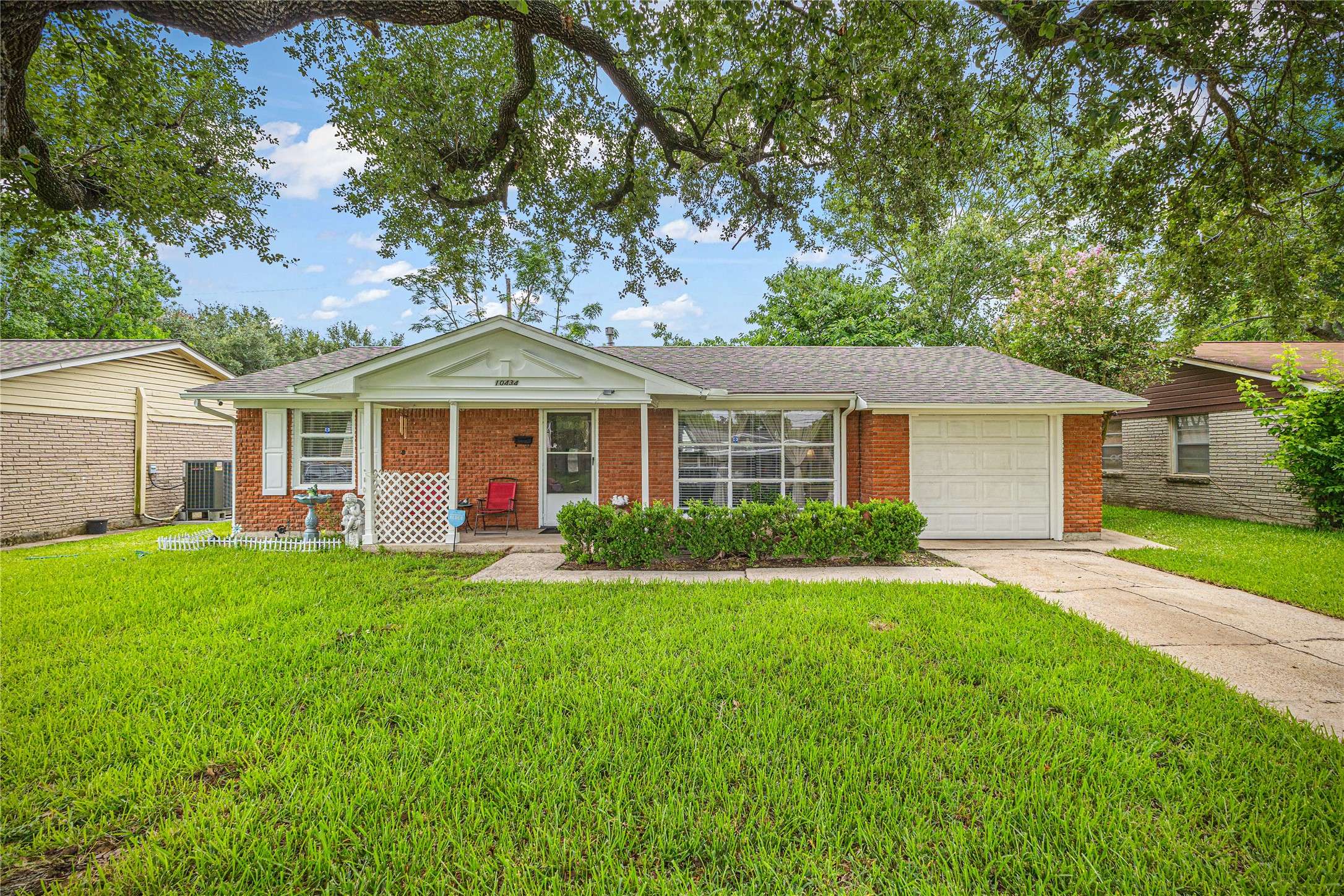 Houston, TX 77034,10434 Hinds ST