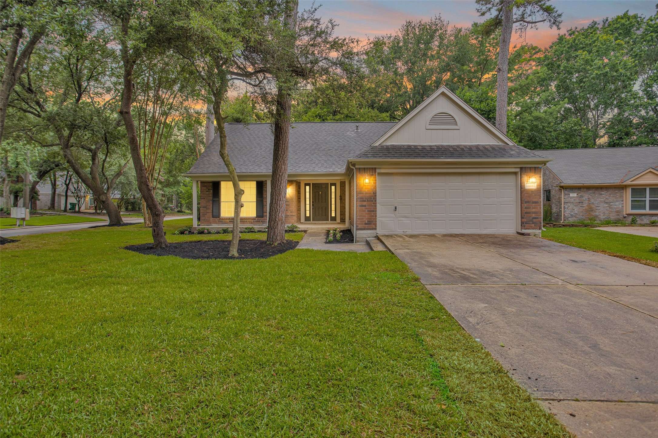 The Woodlands, TX 77380,198 Velvet Leaf PL