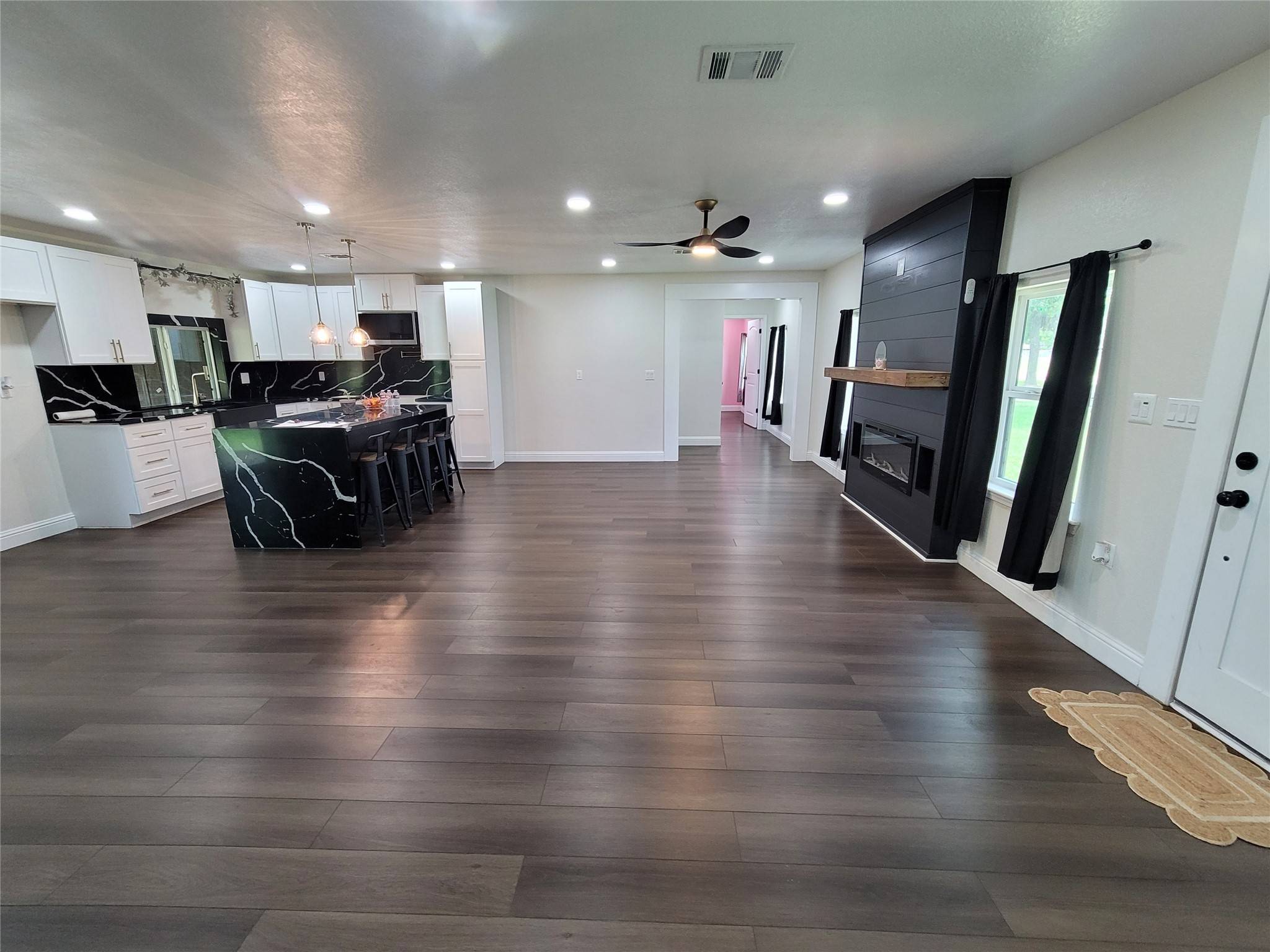 Wharton, TX 77488,606 E Ahldag ST