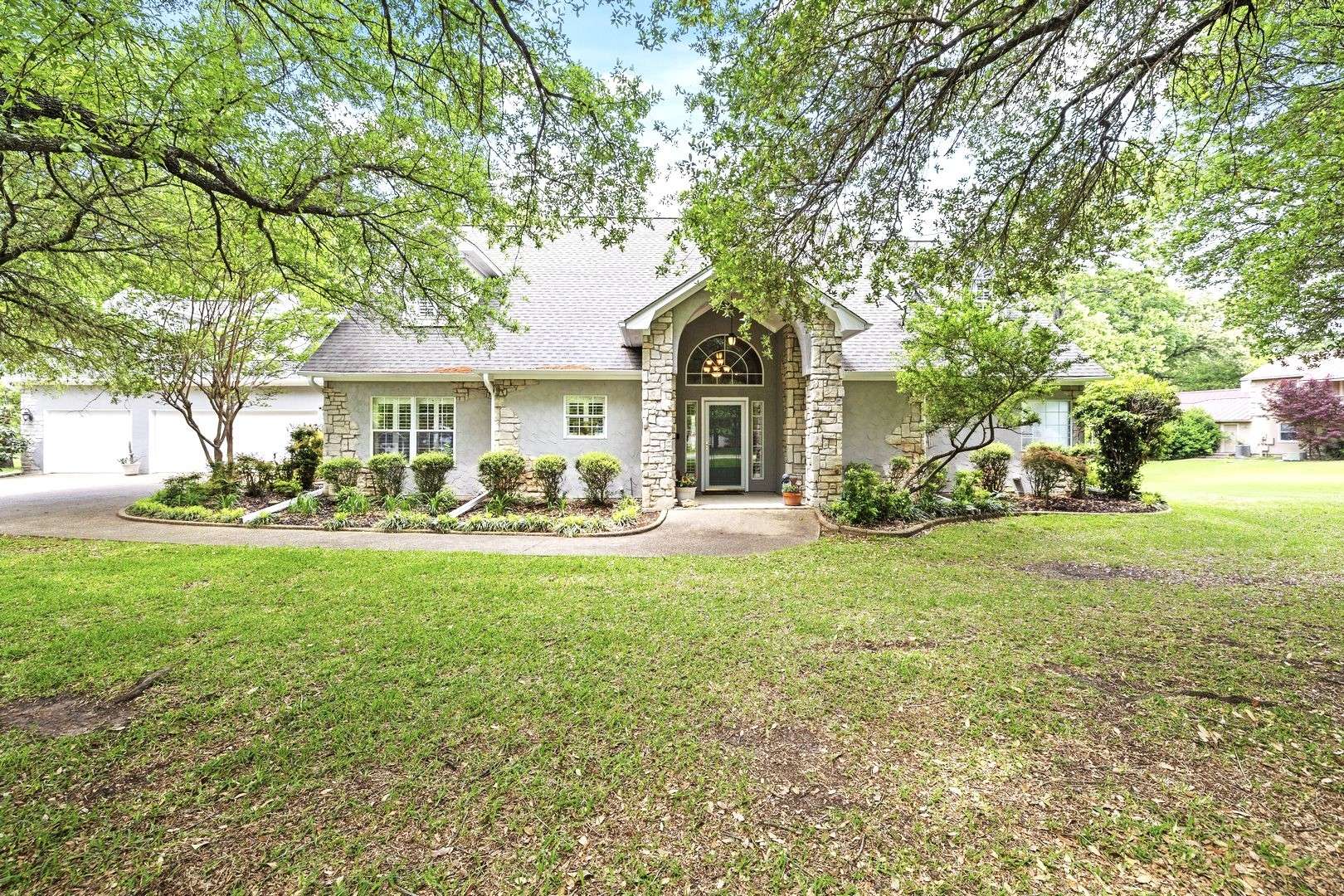 Emory, TX 75440,943 Private Road 5937