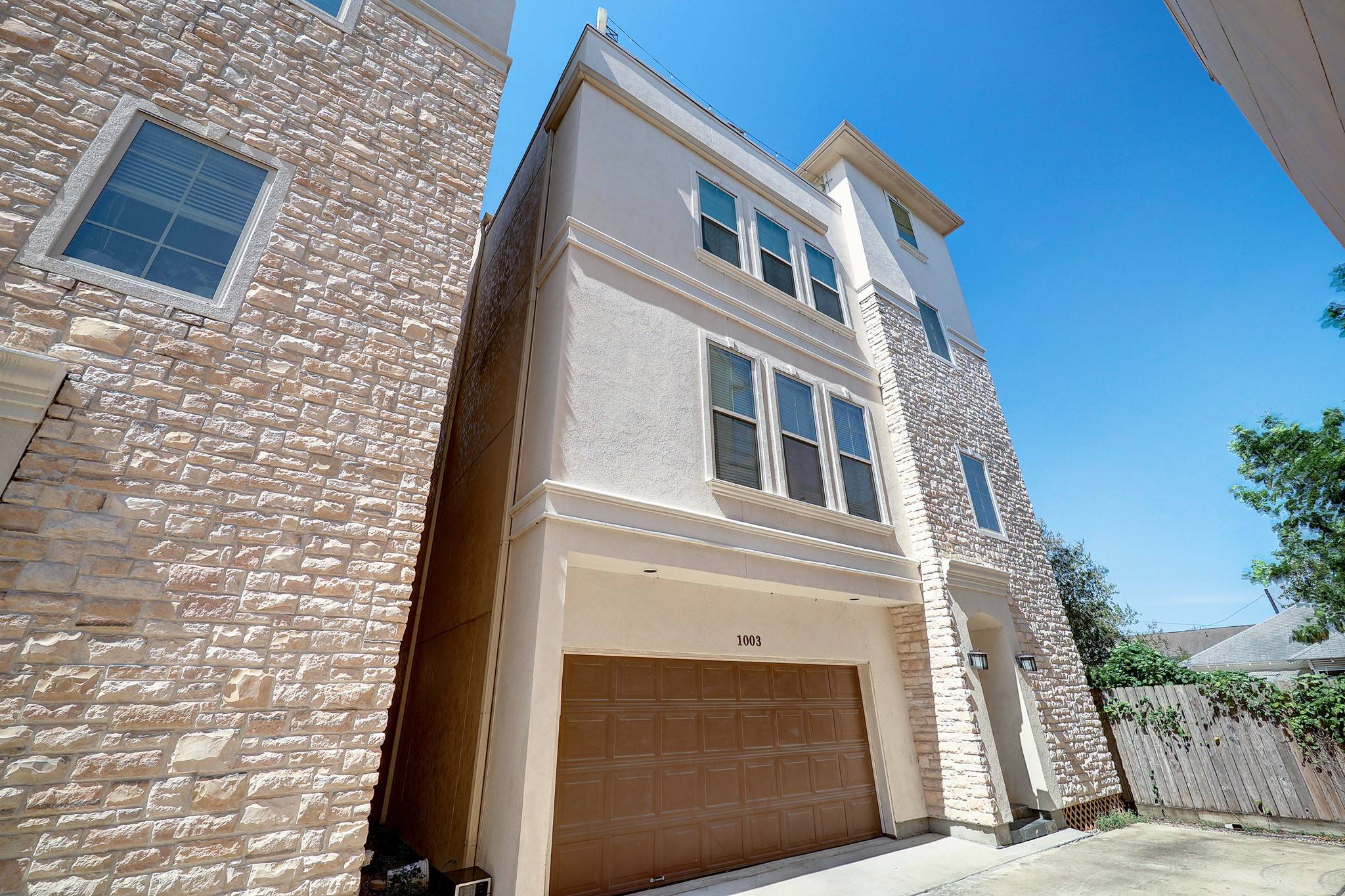 Houston, TX 77007,5226 Kiam ST #1003