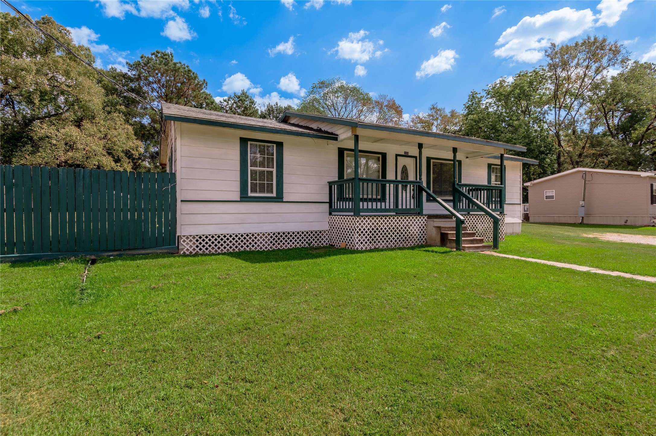 Huntsville, TX 77320,1008 Trinity Cut Off