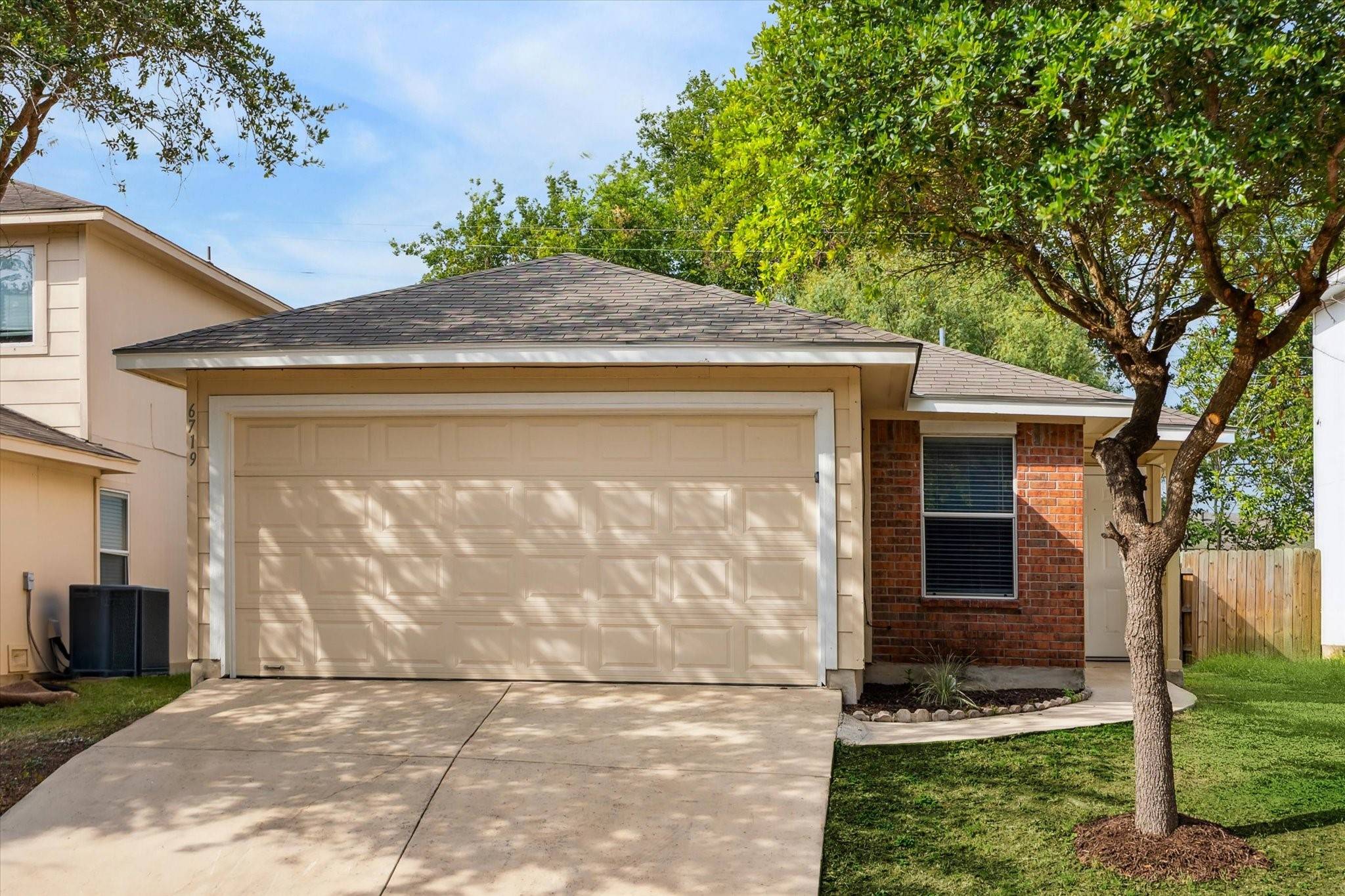 San Antonio, TX 78242,6719 Walnut Valley DR