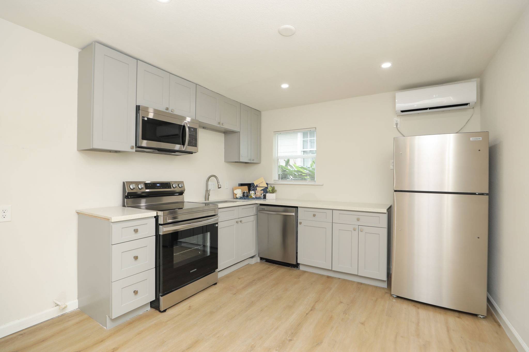 Galveston, TX 77550,912 Church ST