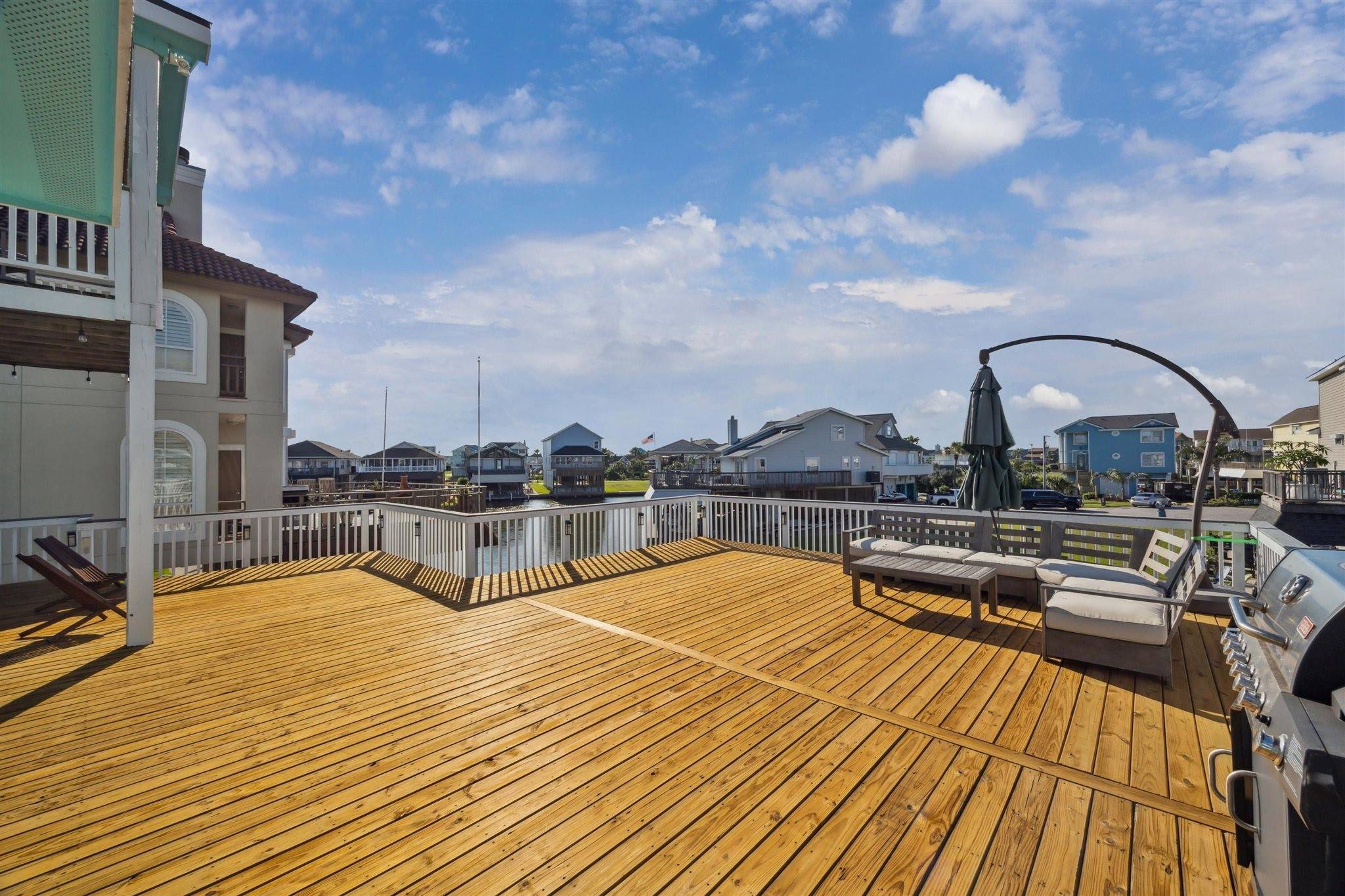 Tiki Island, TX 77554,1022 Long Reach DR