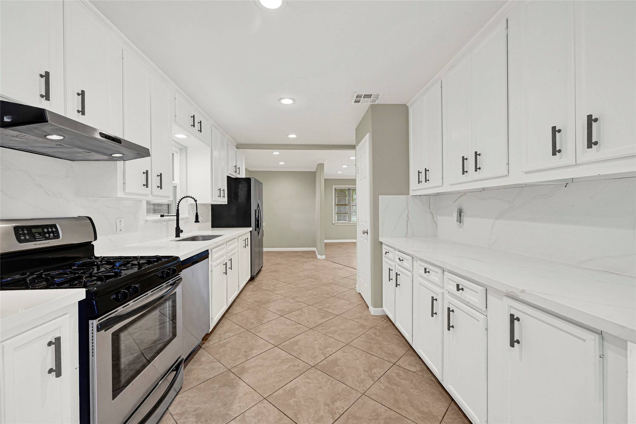 Houston, TX 77092,5037 W 43rd ST