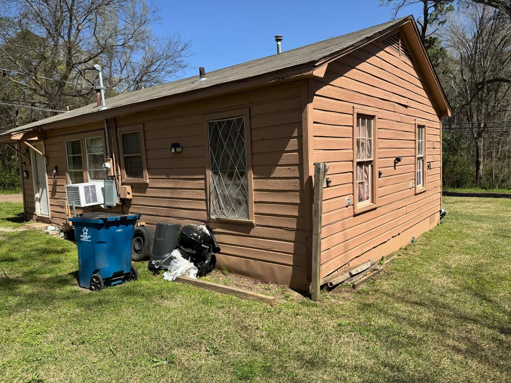 Daingerfield, TX 75638,300 State ST