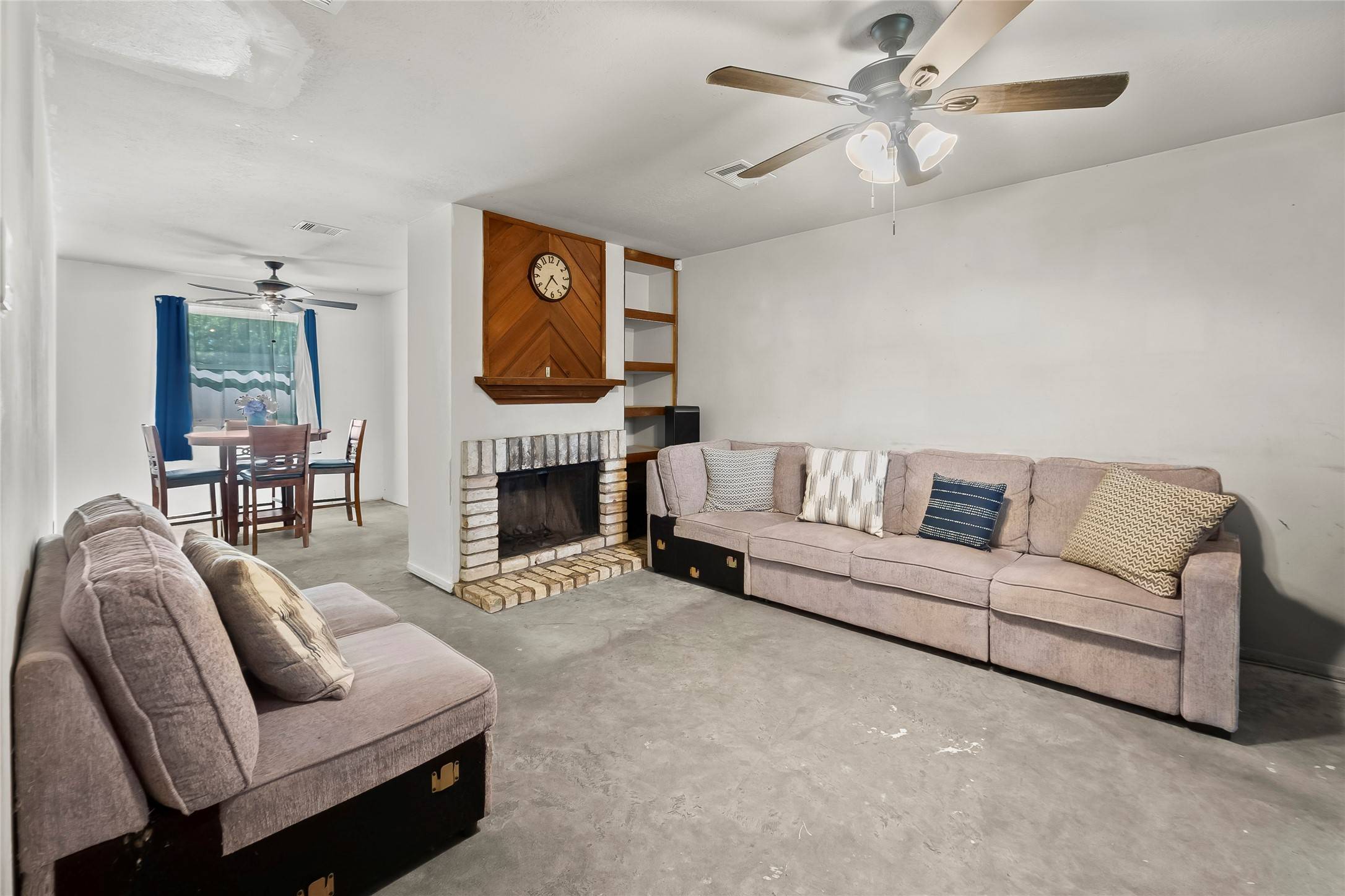 Houston, TX 77060,15227 La Jolla LN