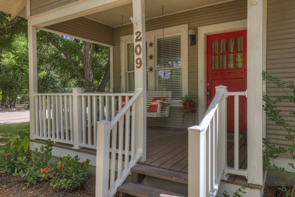 New Braunfels, TX 78130,209 S Live Oak AVE