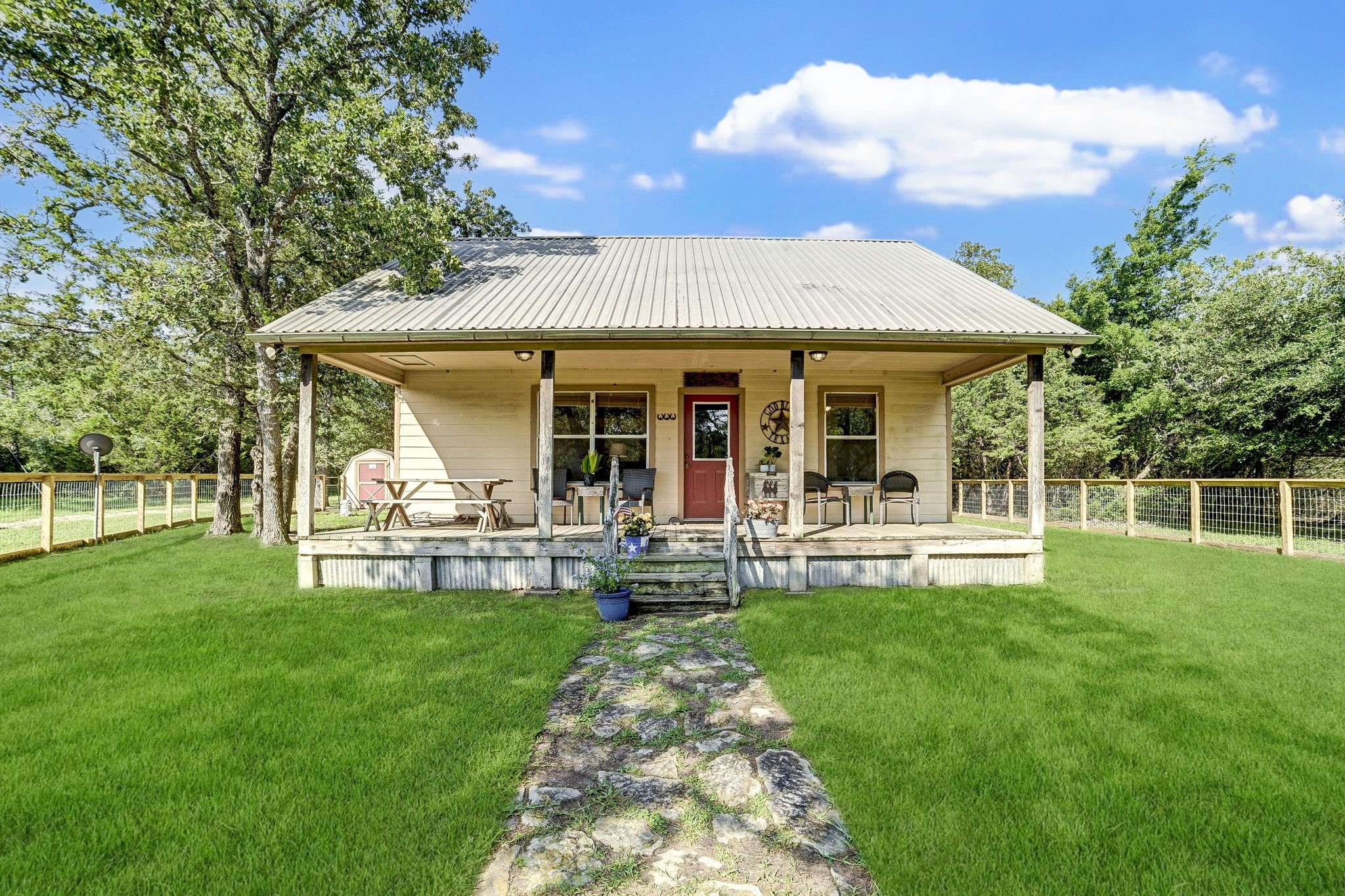 Weimar, TX 78962,1301 County Road 2103