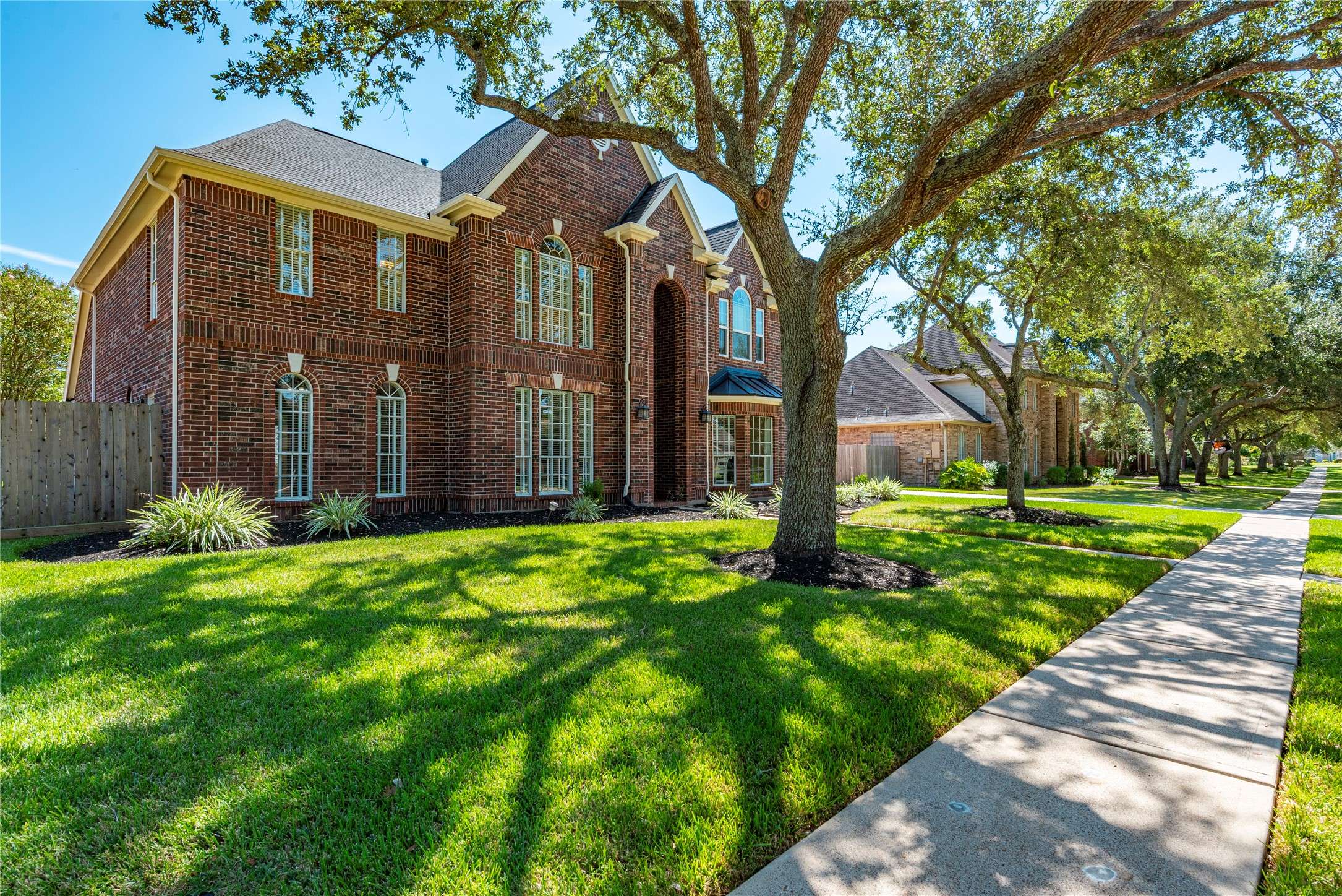 Friendswood, TX 77546,1305 EDGEWATER DR