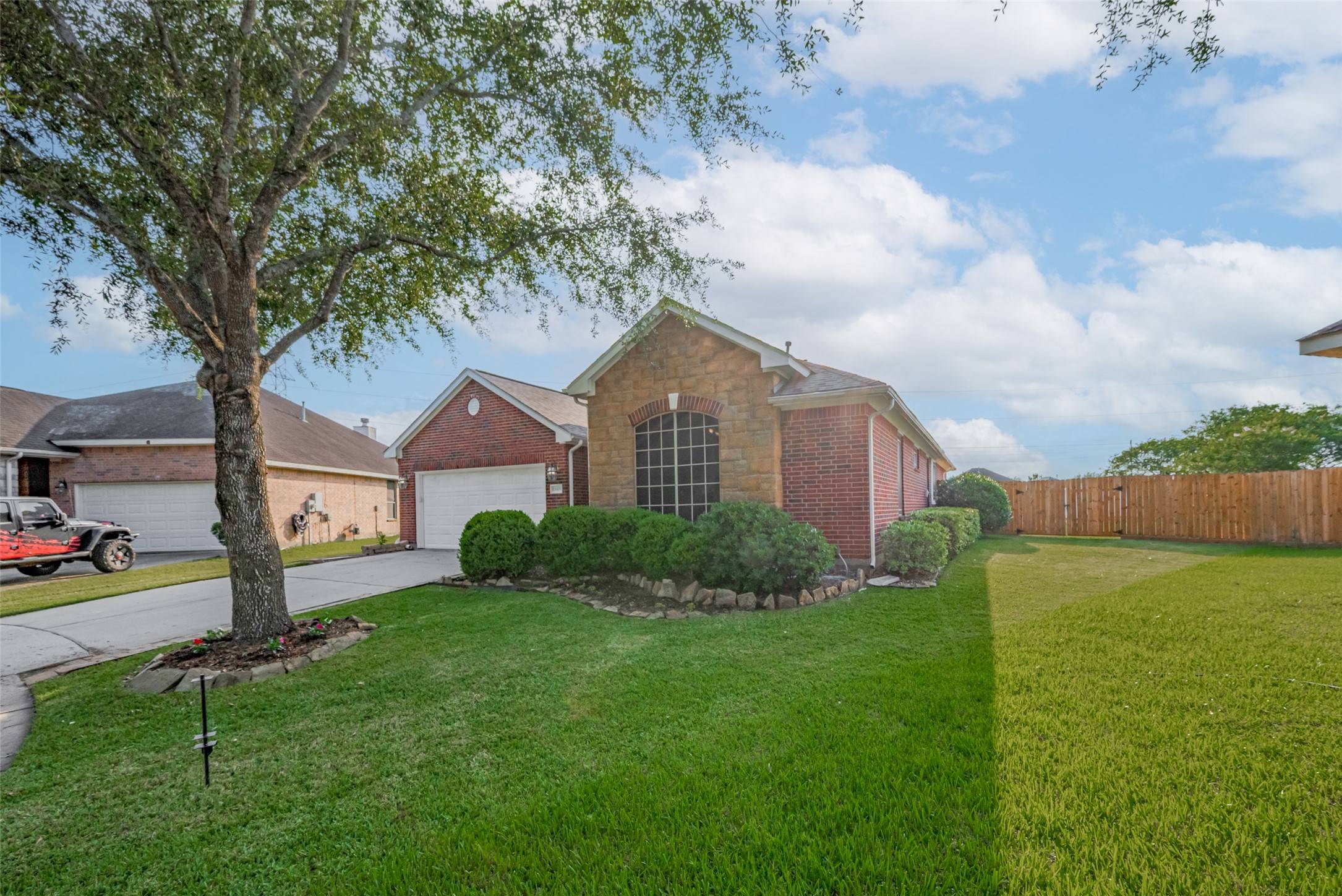 Rosharon, TX 77583,13409 Timberoak CT
