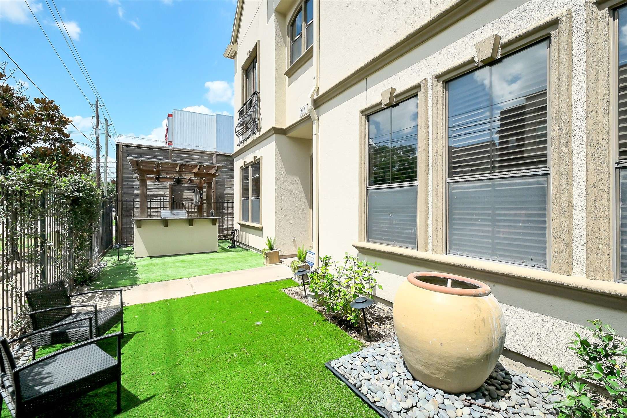 Houston, TX 77007,926 Birdsall ST