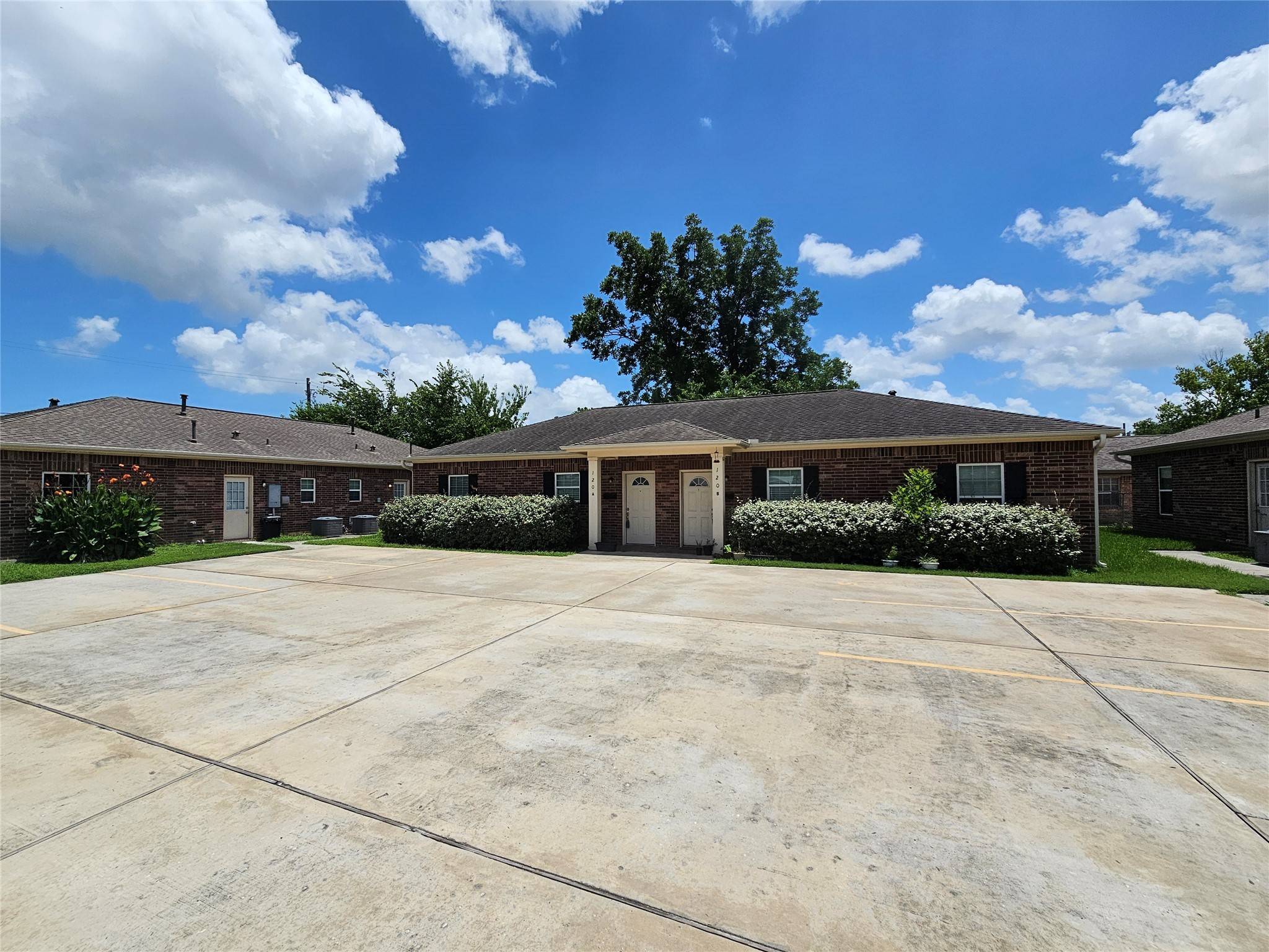 Deer Park, TX 77536,120 W 12th ST #A