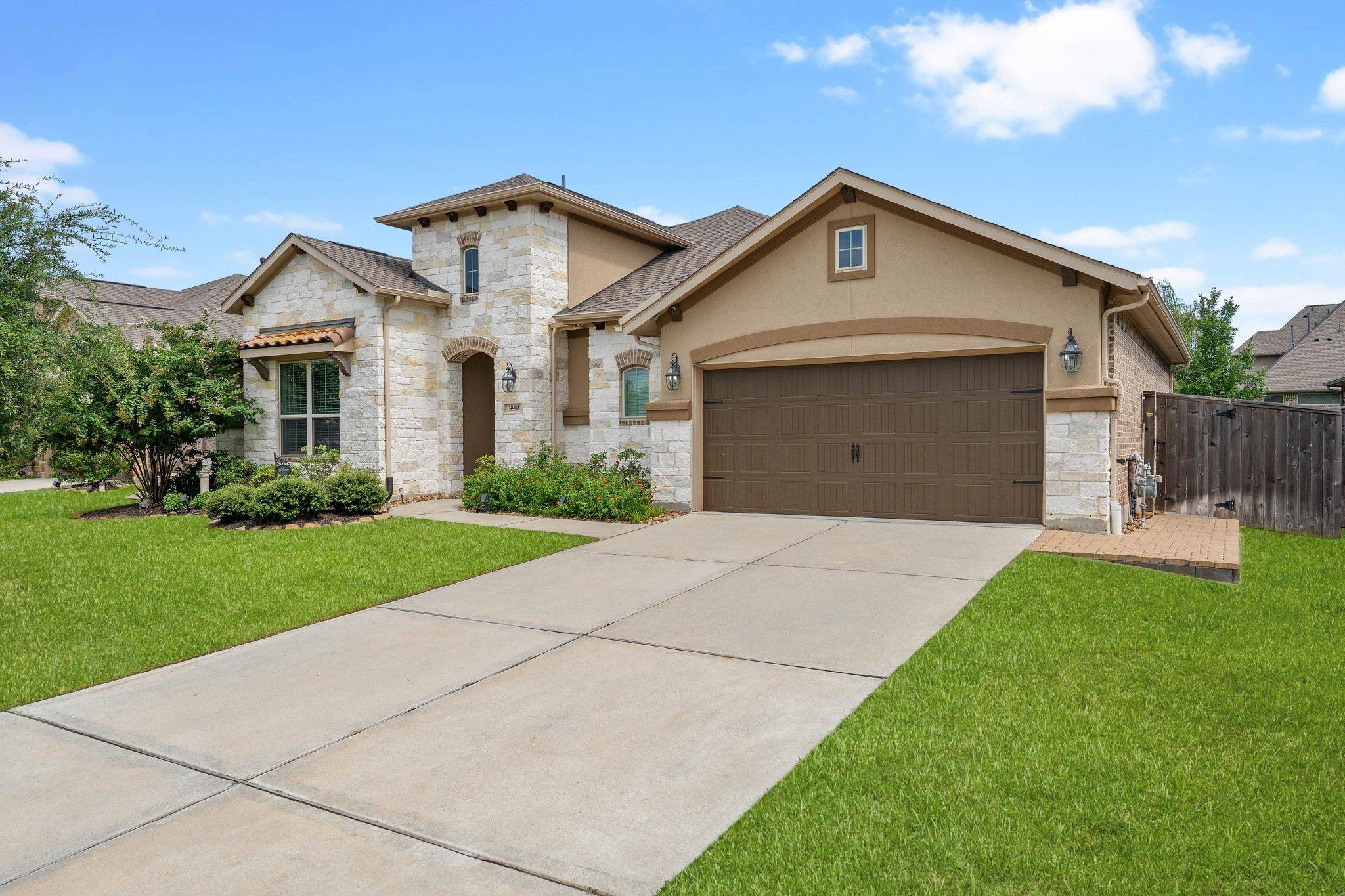 Tomball, TX 77375,8910 Stonebriar Creek XING
