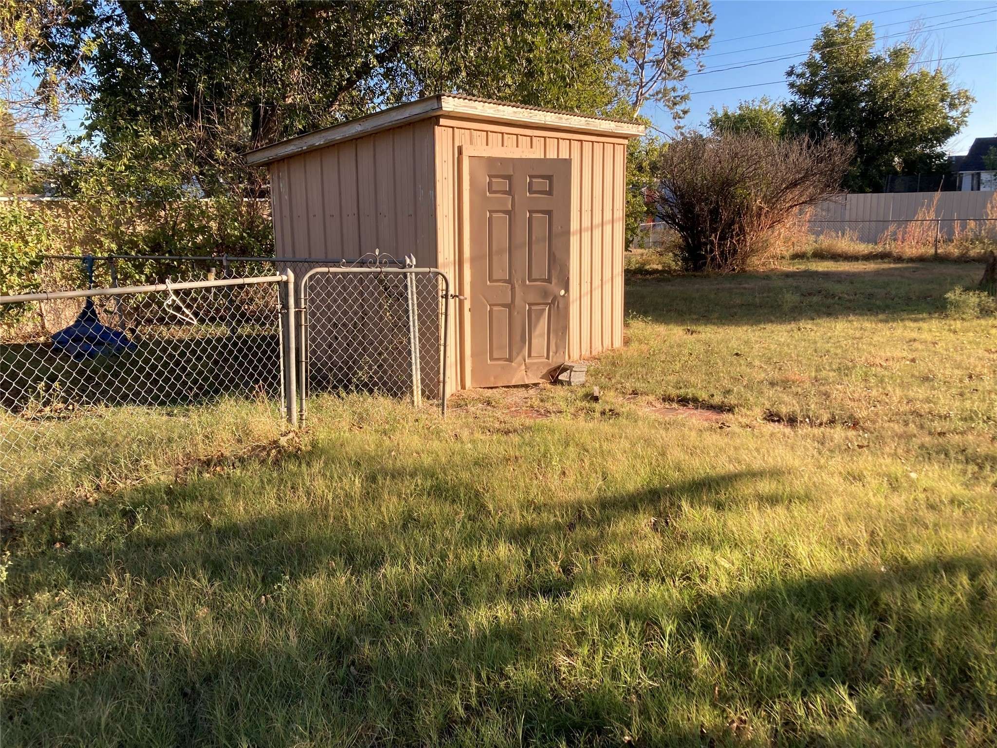 Quanah, TX 79252,903 W 8th ST