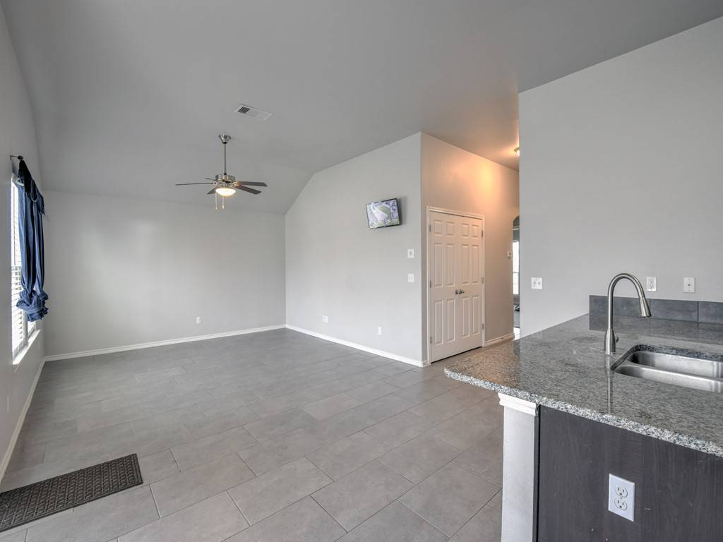 Corpus Christi, TX 78414,3635 W L Breeding DR