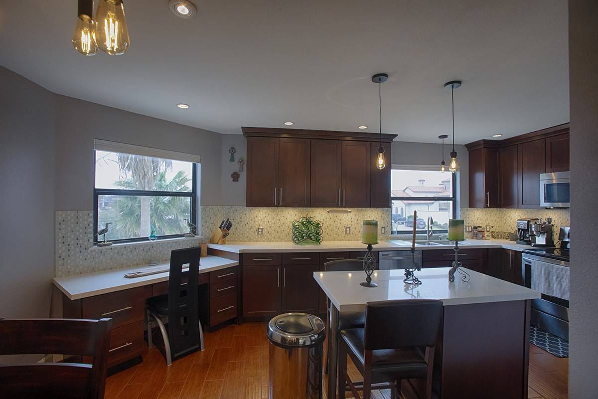 League City, TX 77573,907 Davis RD