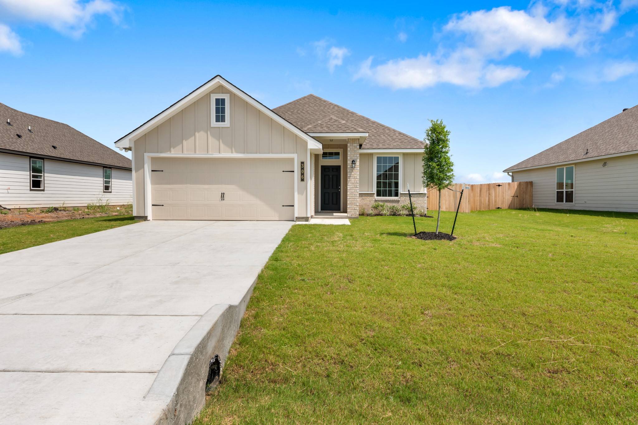 Snook, TX 77878,306 Harvest Lake DR