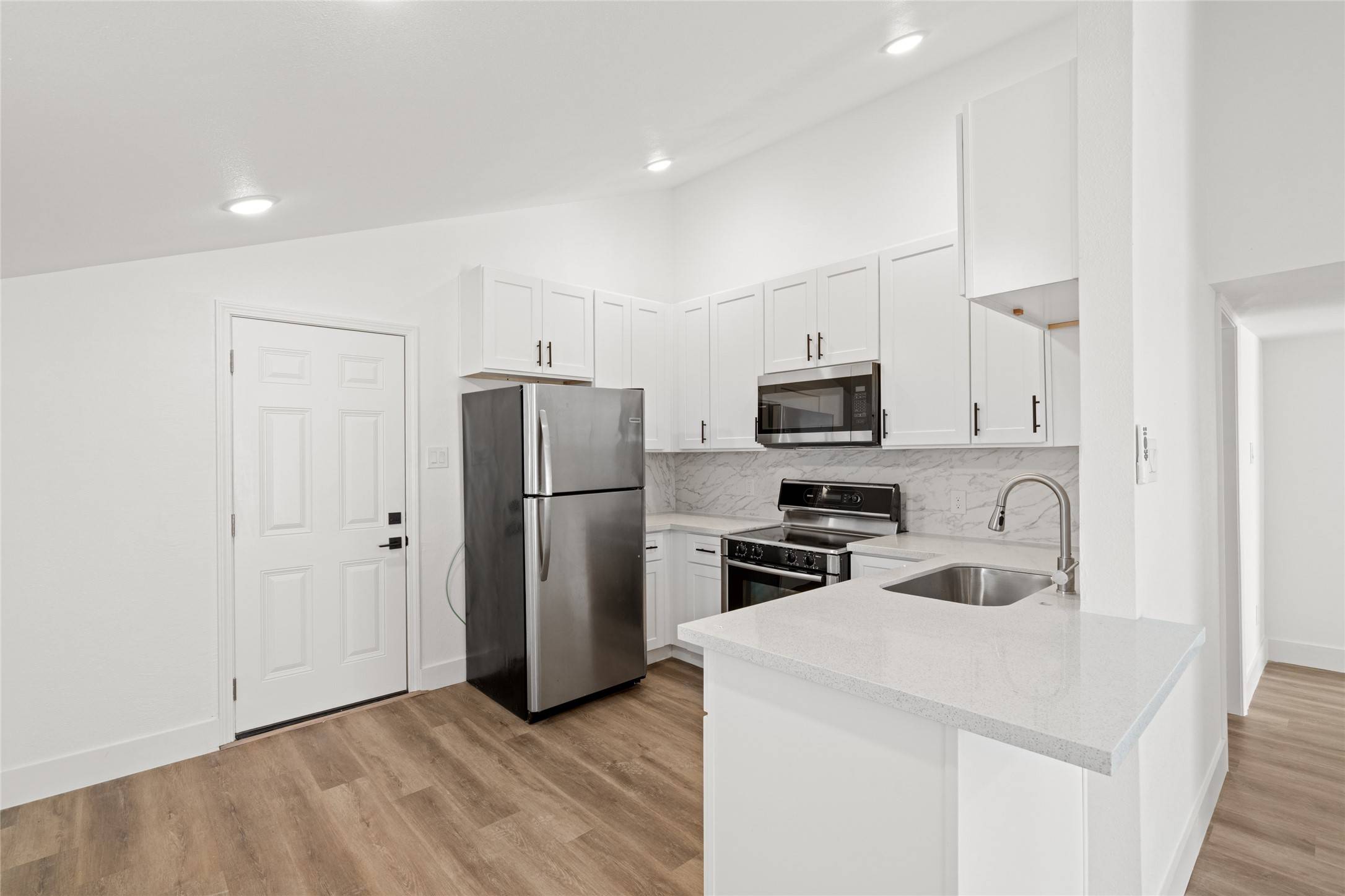 Houston, TX 77022,911 Knight ST #D